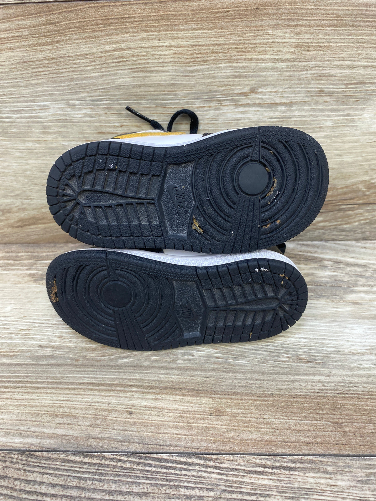 Air Jordan 1 Mid TD 'Black University Gold' Sneakers sz 7c