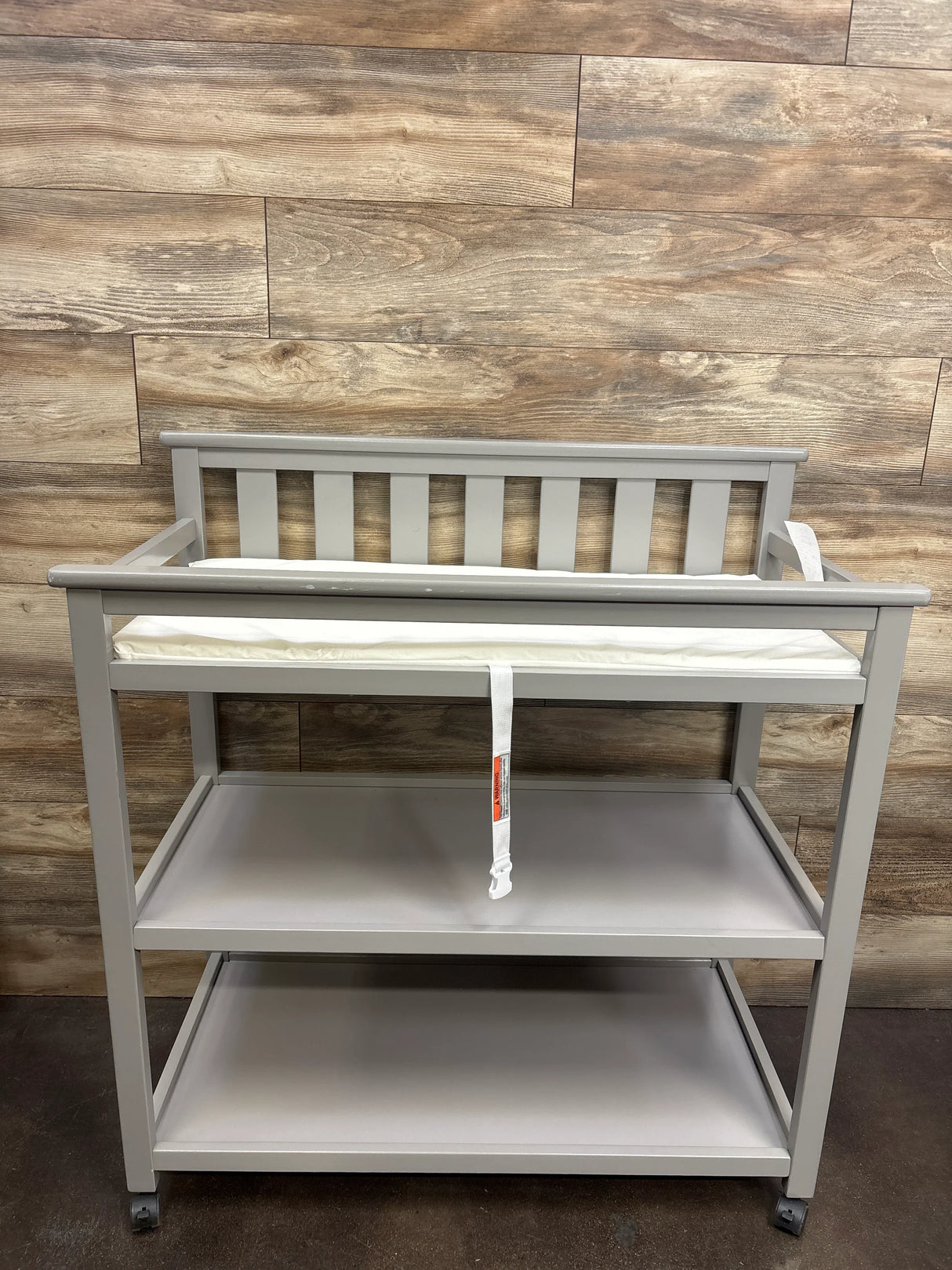 Delta Children Liberty Changing Table with Pad