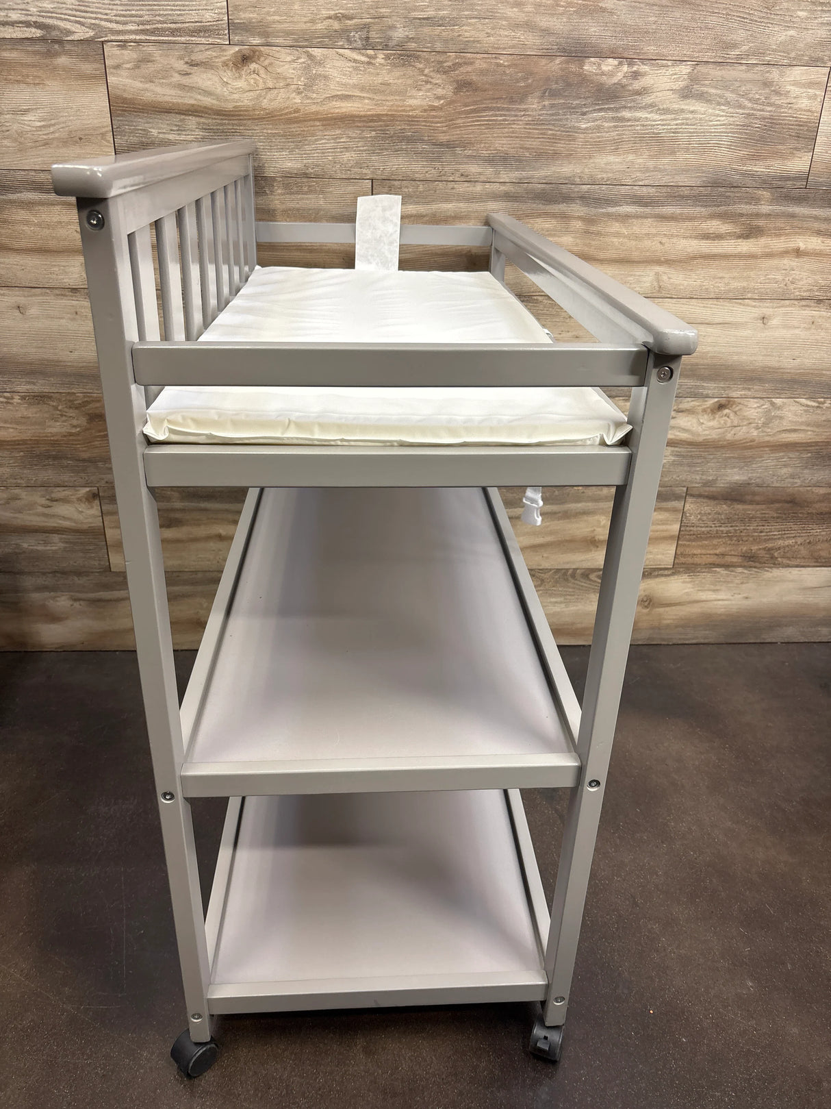 Delta Children Liberty Changing Table with Pad