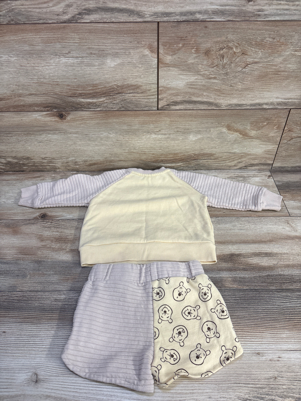 Disney Winnie The Pooh 2pc Sweatshirt & Shorts Set Yellow sz 18m