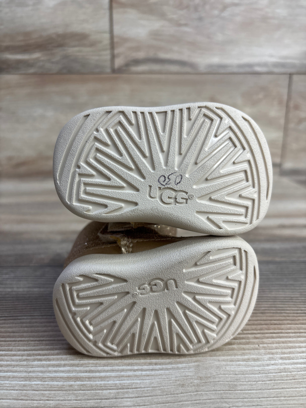 UGG Keelan Glitter Boots Gold sz 0/1c