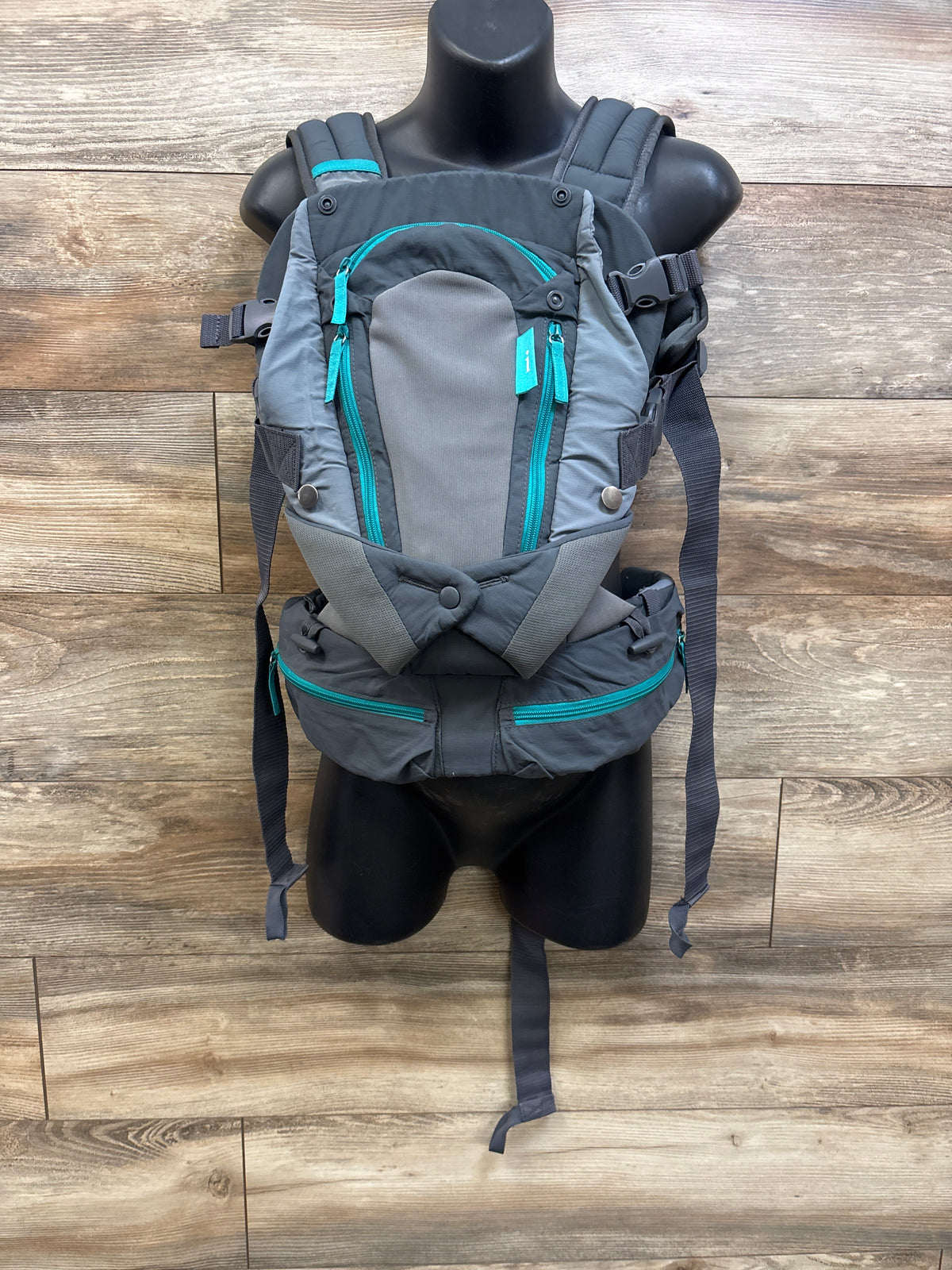 Infantino Carry-On Multi Pocket Carrier, Grey 8-40lbs
