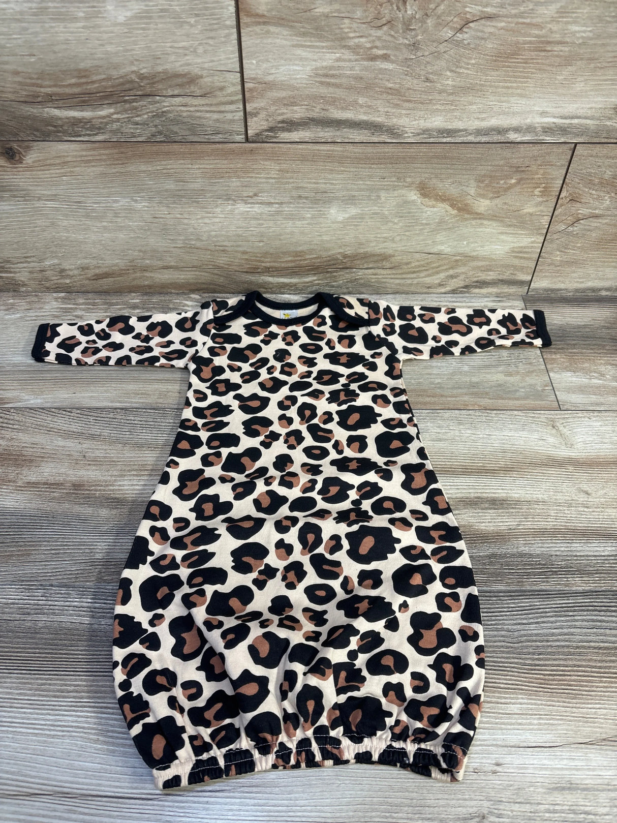 Laughing Giraffe Leopard Sleep Gown Beige sz 0-3m