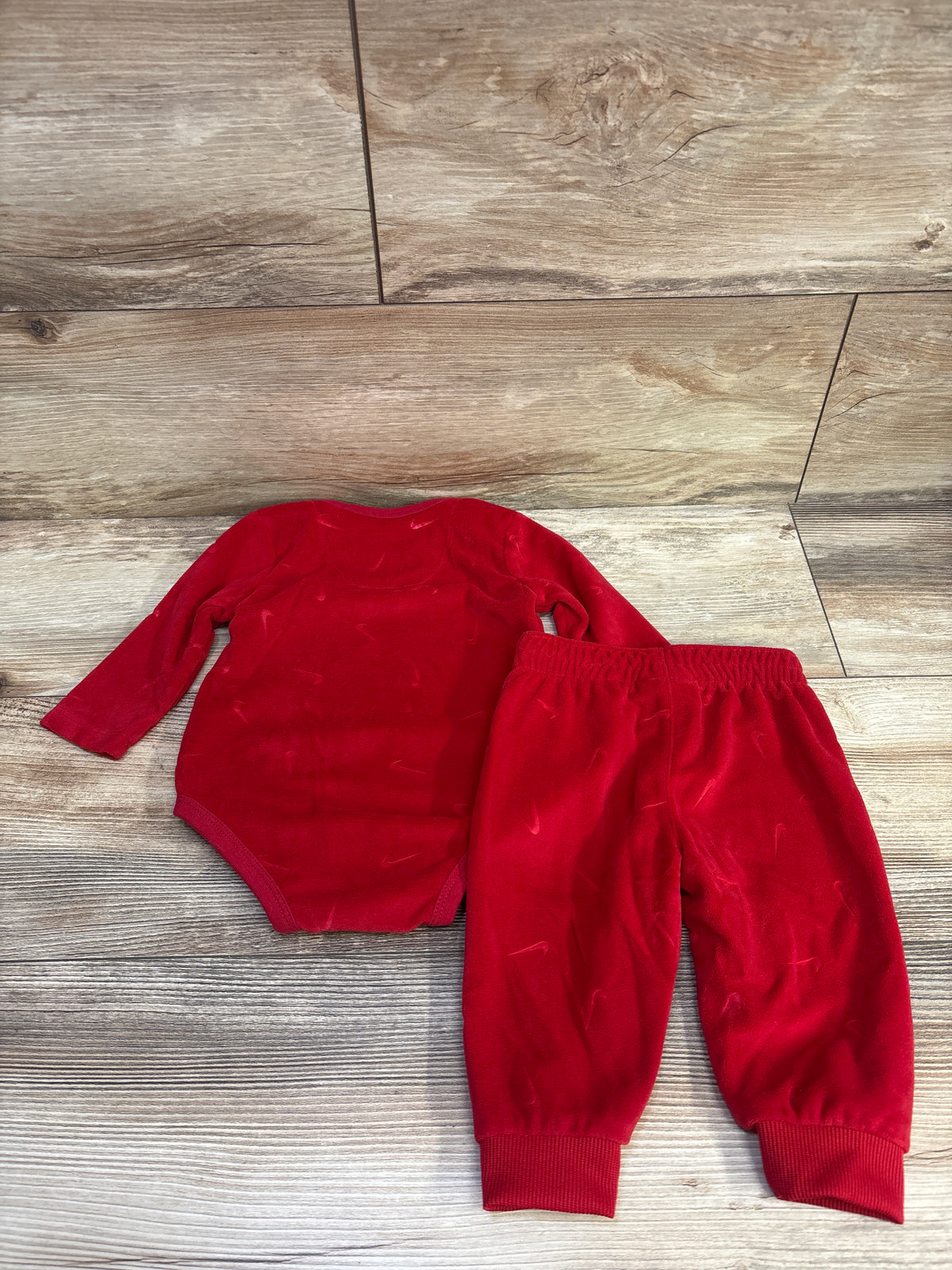 Nike 2pc Velour Bodysuit & Pants Set Red sz 6m