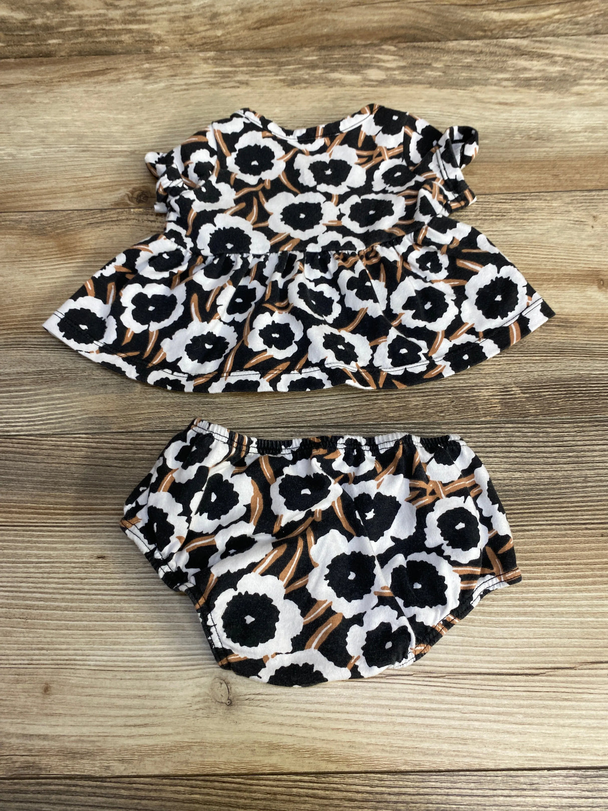 Diane Von Furstenberg 2pc Faux Wrap Top & Bloomers Black sz 0-3m - Me n Mommy To Be