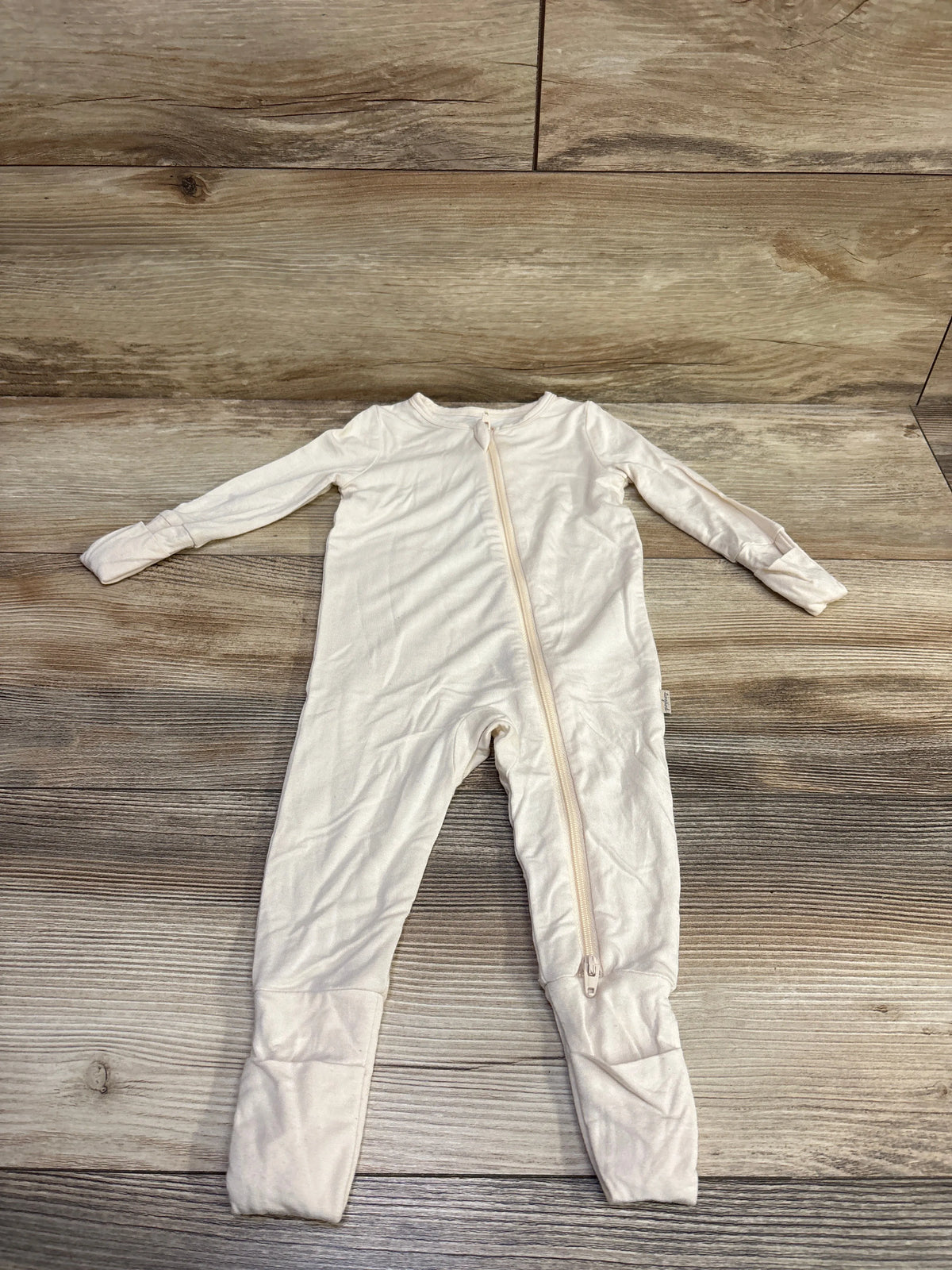 Tiny Kind Bamboo Convertible Sleeper Ivory sz 3-6m