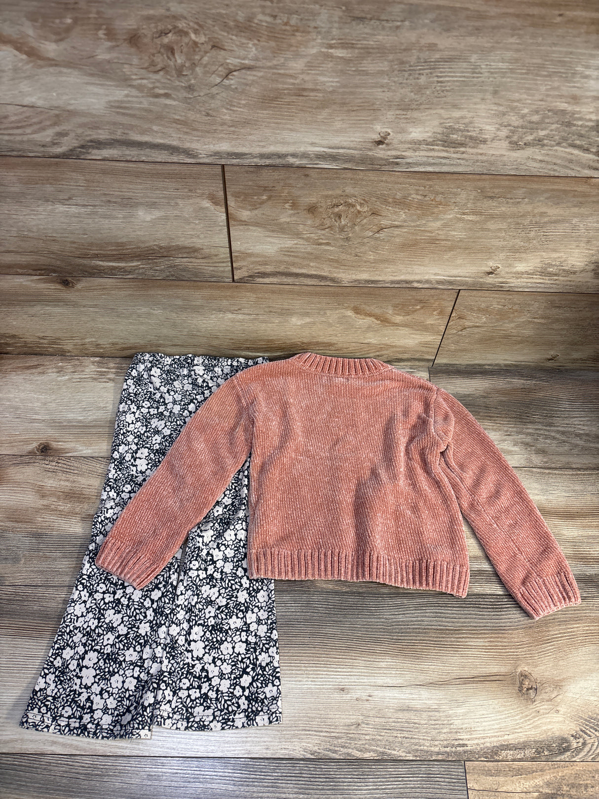 DKNY 2pc Velor Sweater & Flare Pants Pink sz 4T