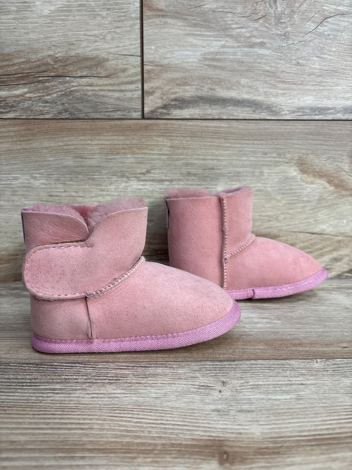 Emu Baby Booties Pink sz 5.5c