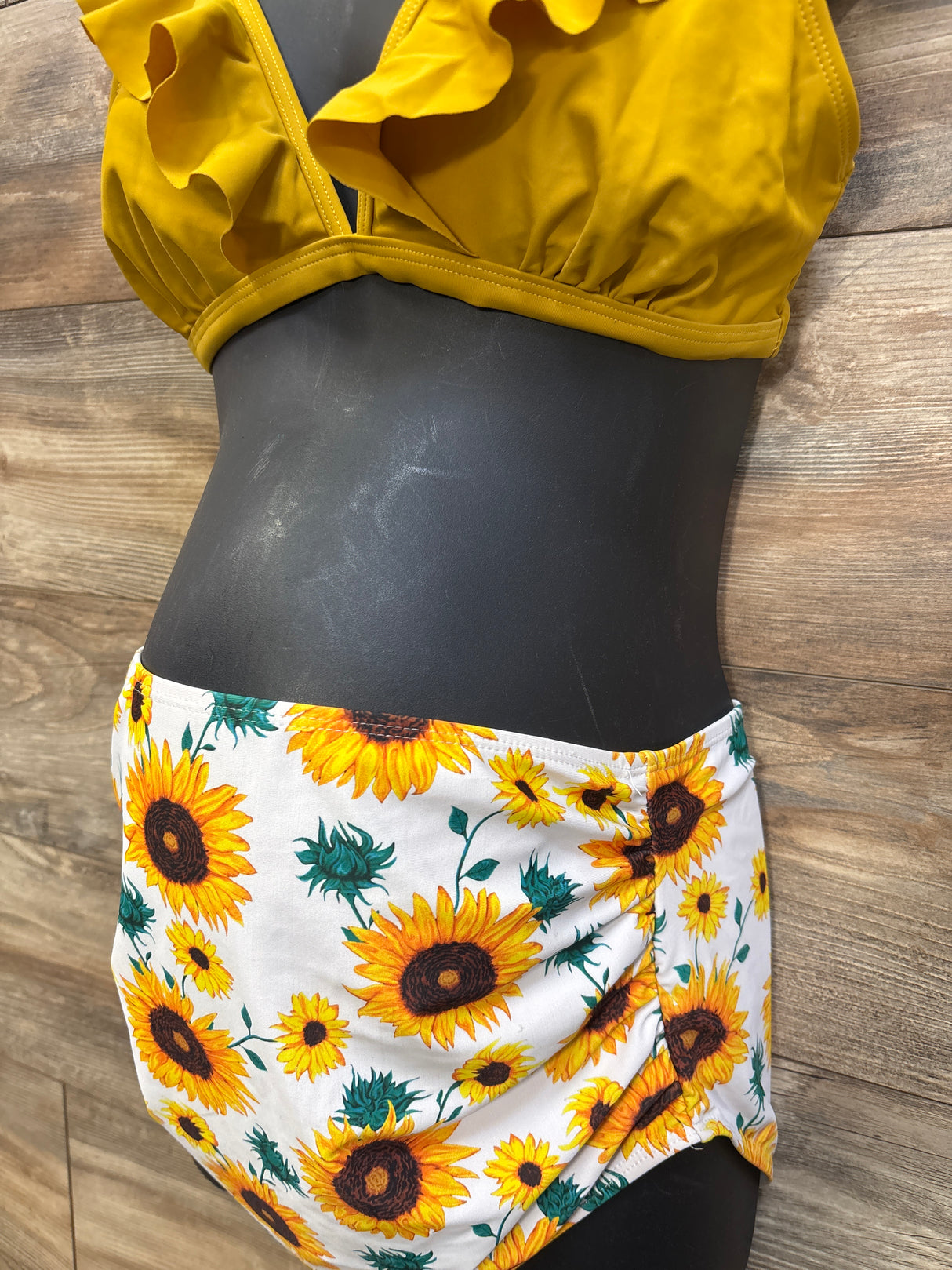 Summer Mae Maternity 2pc Sunflower Flounce Bikini Yellow sz Medium