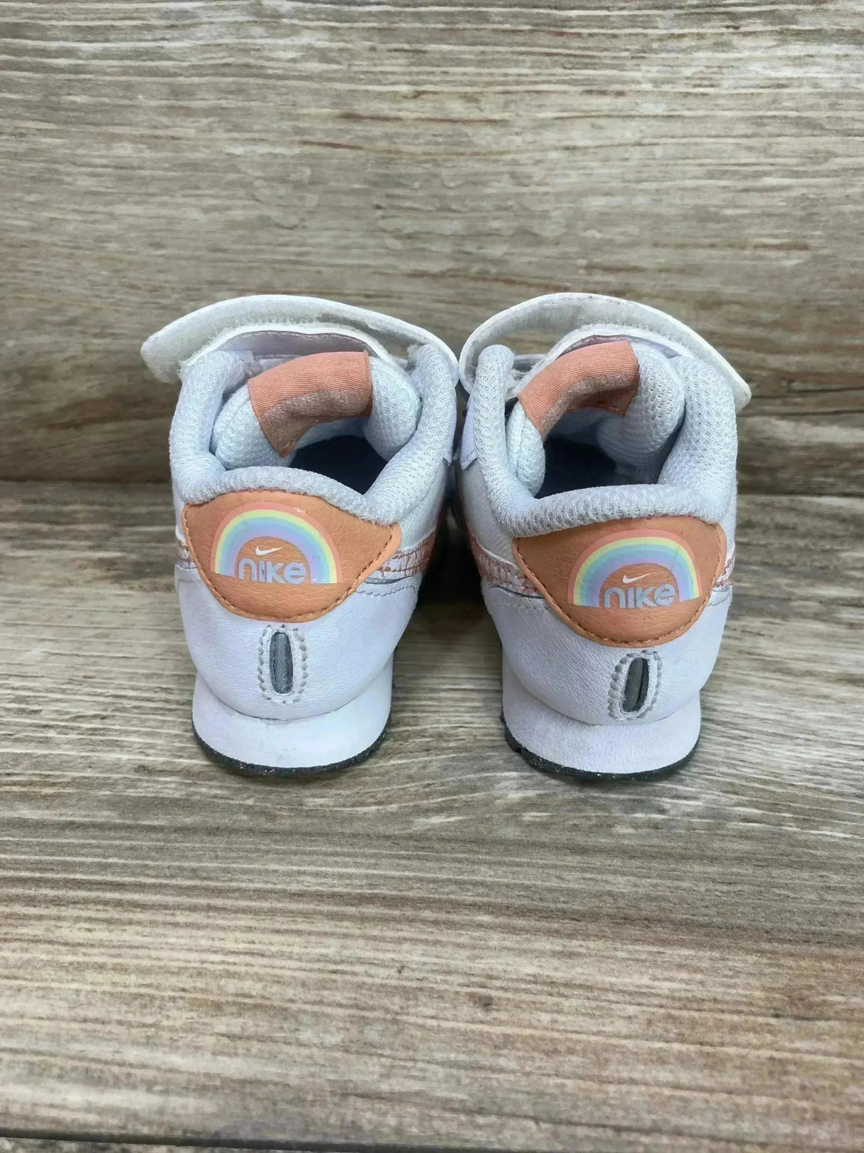 Nike MD Valiant SE Low Tops White Sneakers sz 2c - Me n Mommy To Be
