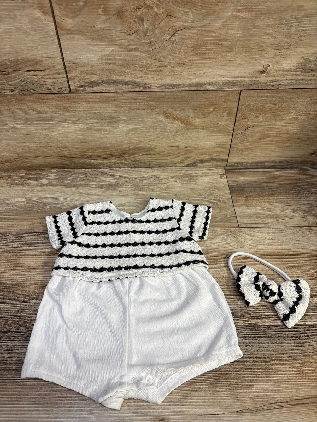 Baby Essentials 2pc Striped Romper & Headband Set White sz 6/9m