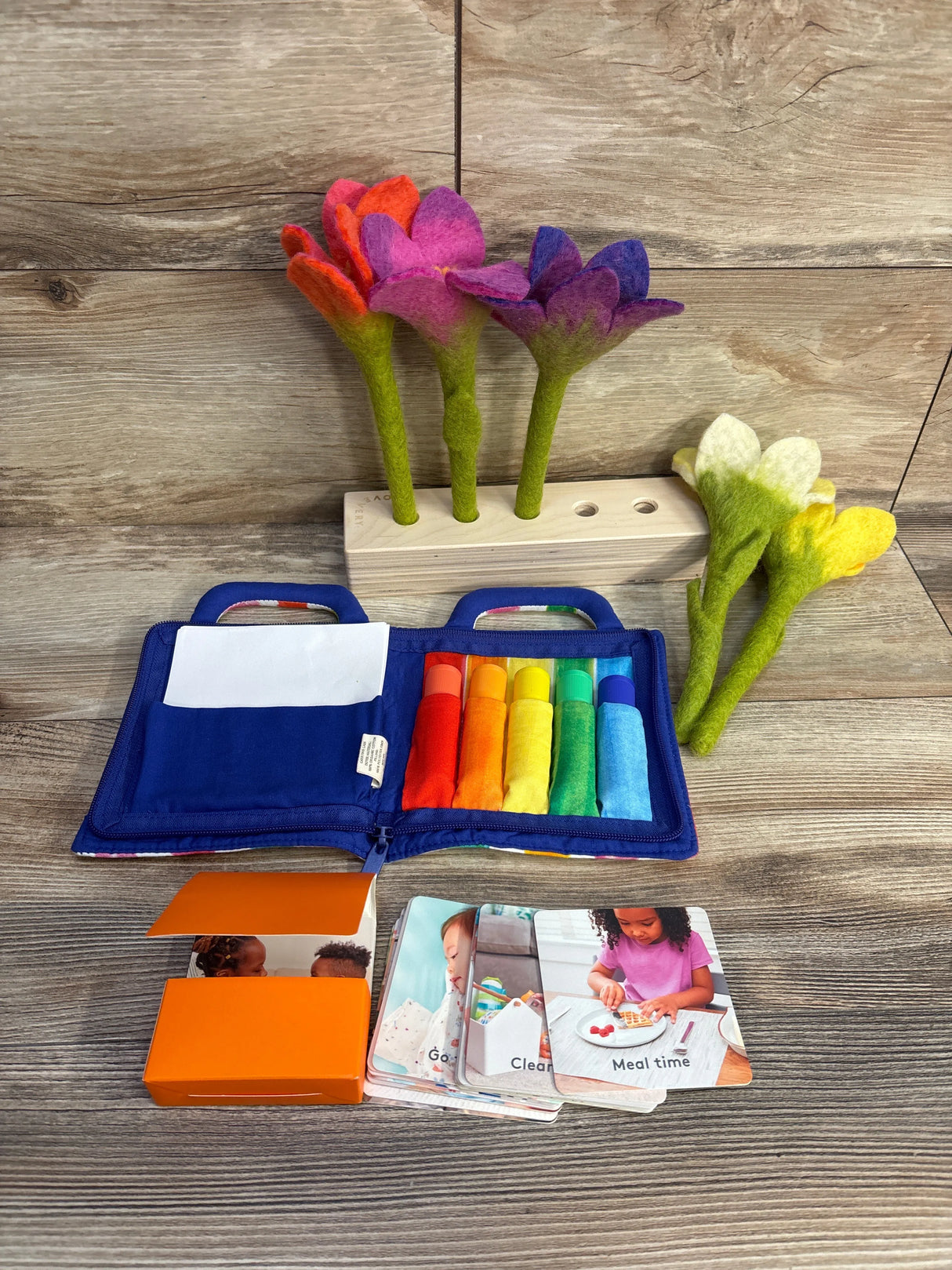 Lovevery The Helper Play Kit* - Me n Mommy To Be