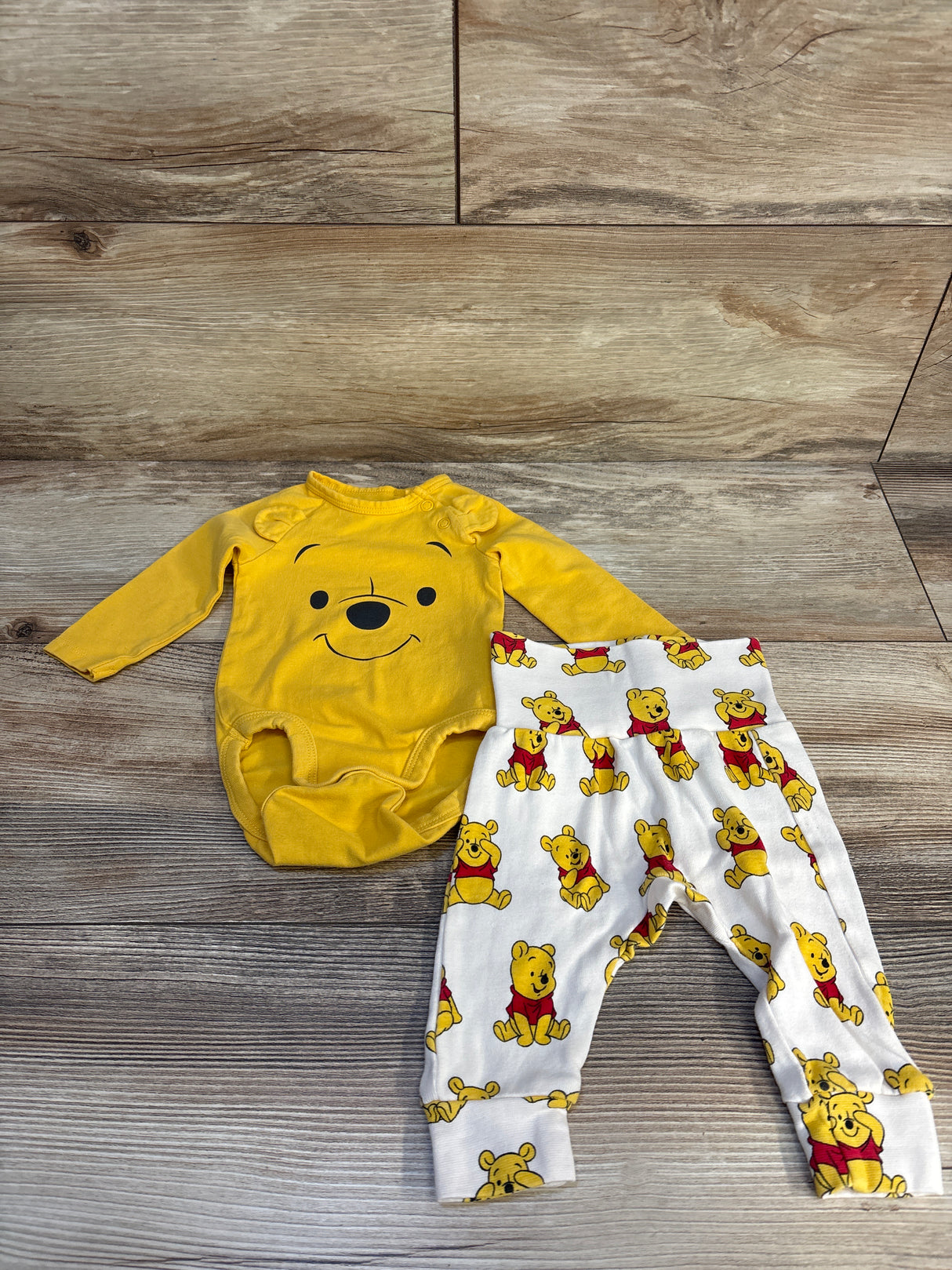H&M x Disney 2pc Winnie The Pooh Bodysuit Set Yellow sz Newborn