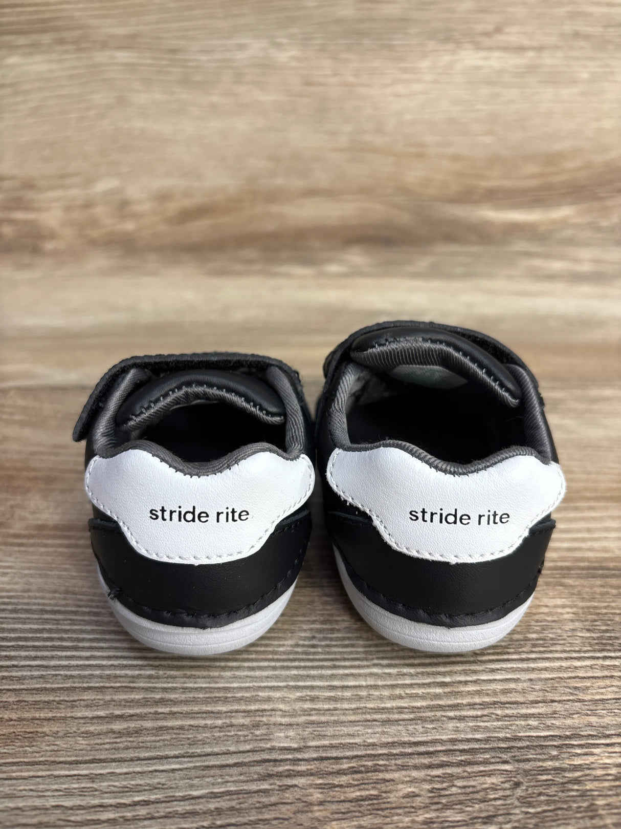 Stride Rite SM Kennedy Sneakers Black sz 3.5c