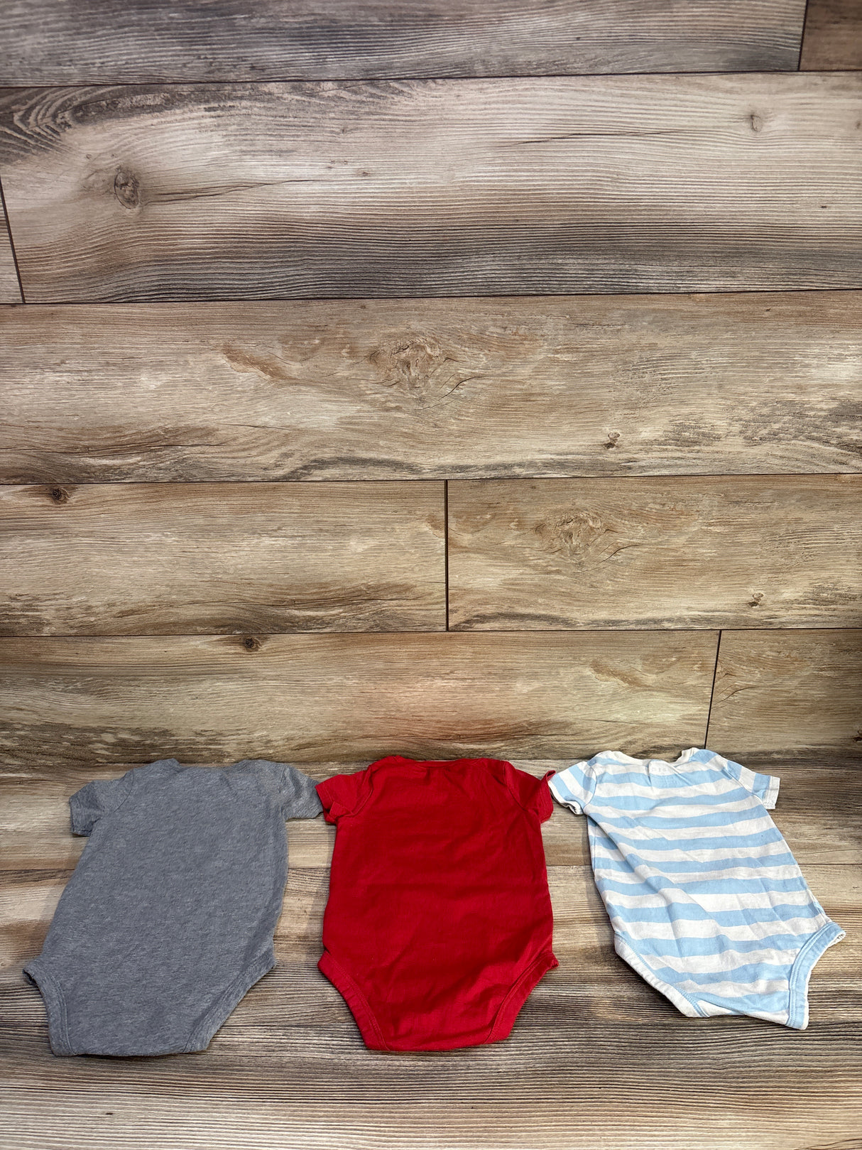 Carter's 3pk Bodysuits Red sz 9m