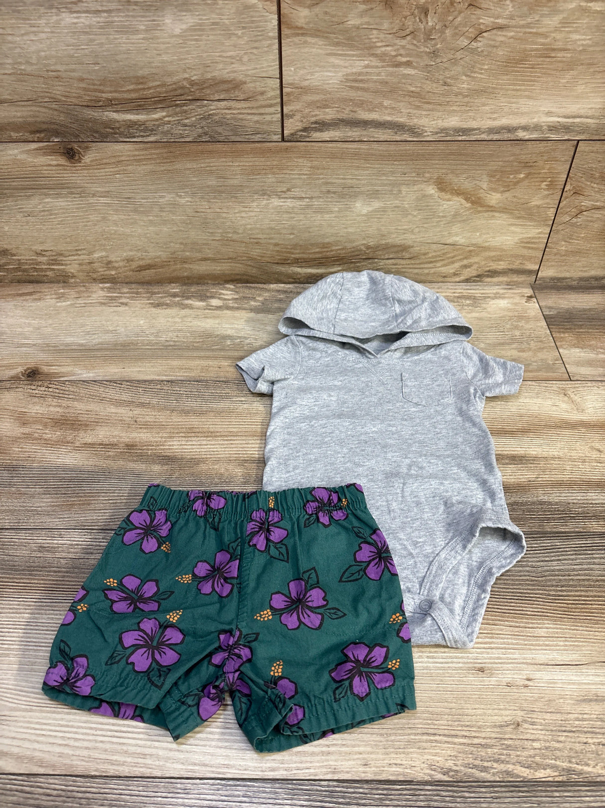 Carter's 2pc Hooded Bodysuit & Shorts Set Grey sz 6m