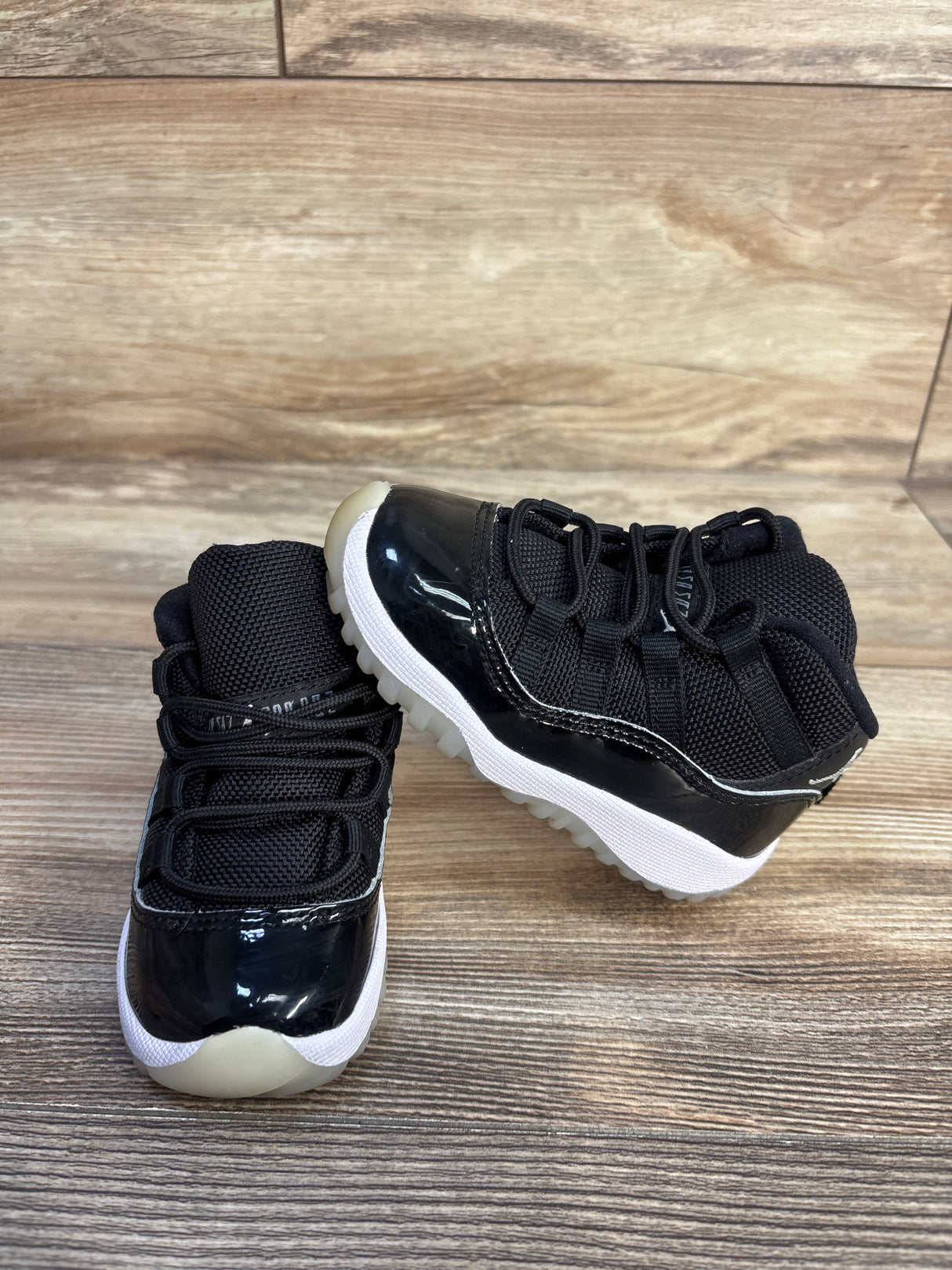 Air Jordan 11 Retro TD 'Jubilee / 25th Anniversary' Sneakers sz 6c