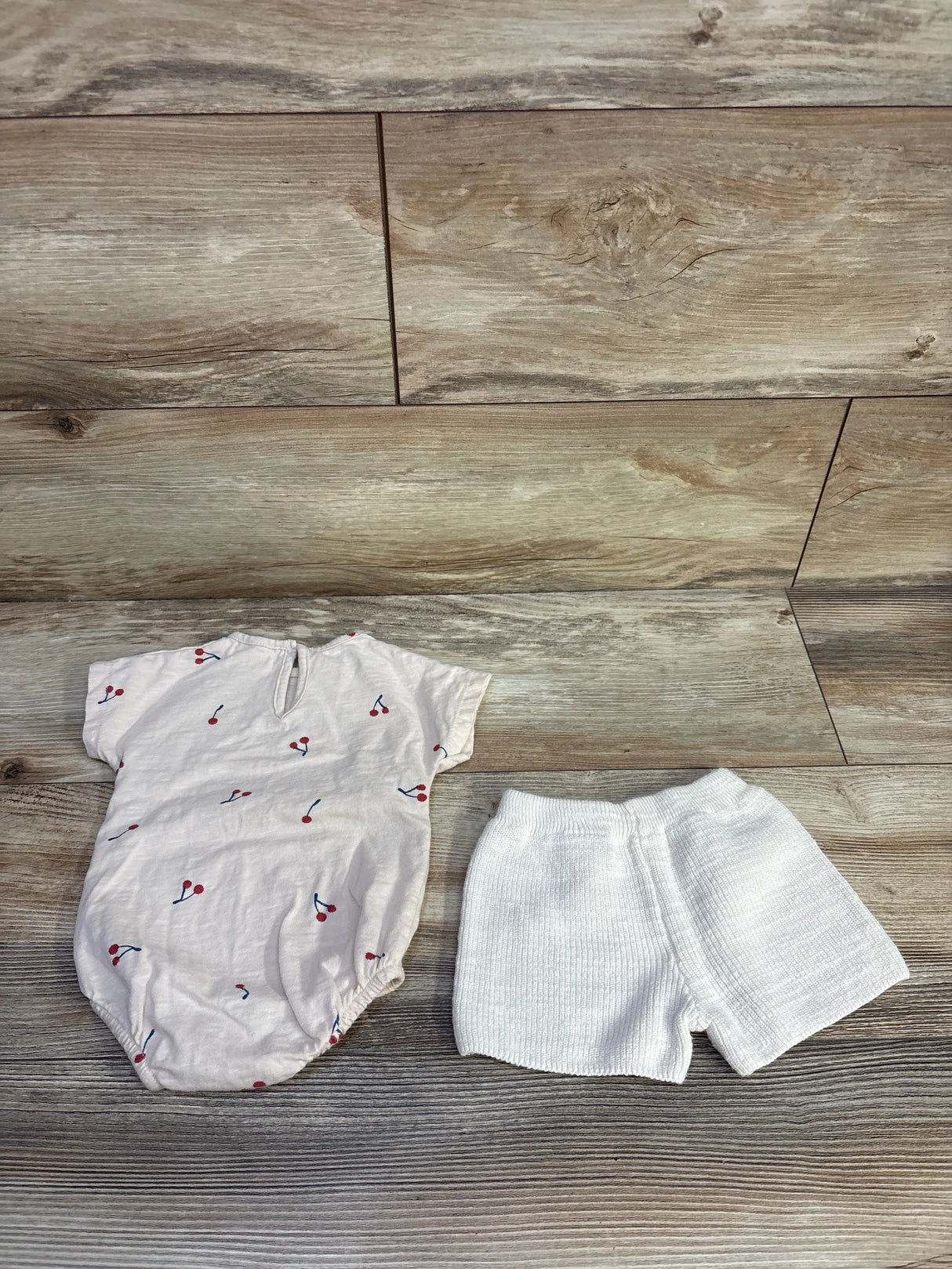 Zara 2pc Cherry Bodysuit & Shorts Set Tan sz 3-6m