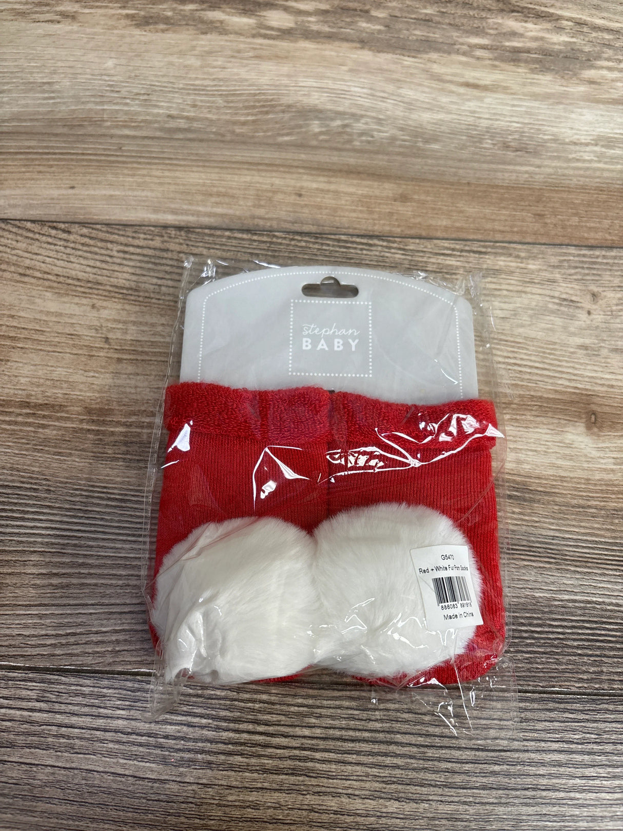 NEW Stephan Baby Christmas Socks w/ Faux Fur Pom Poms Red sz 3-12m