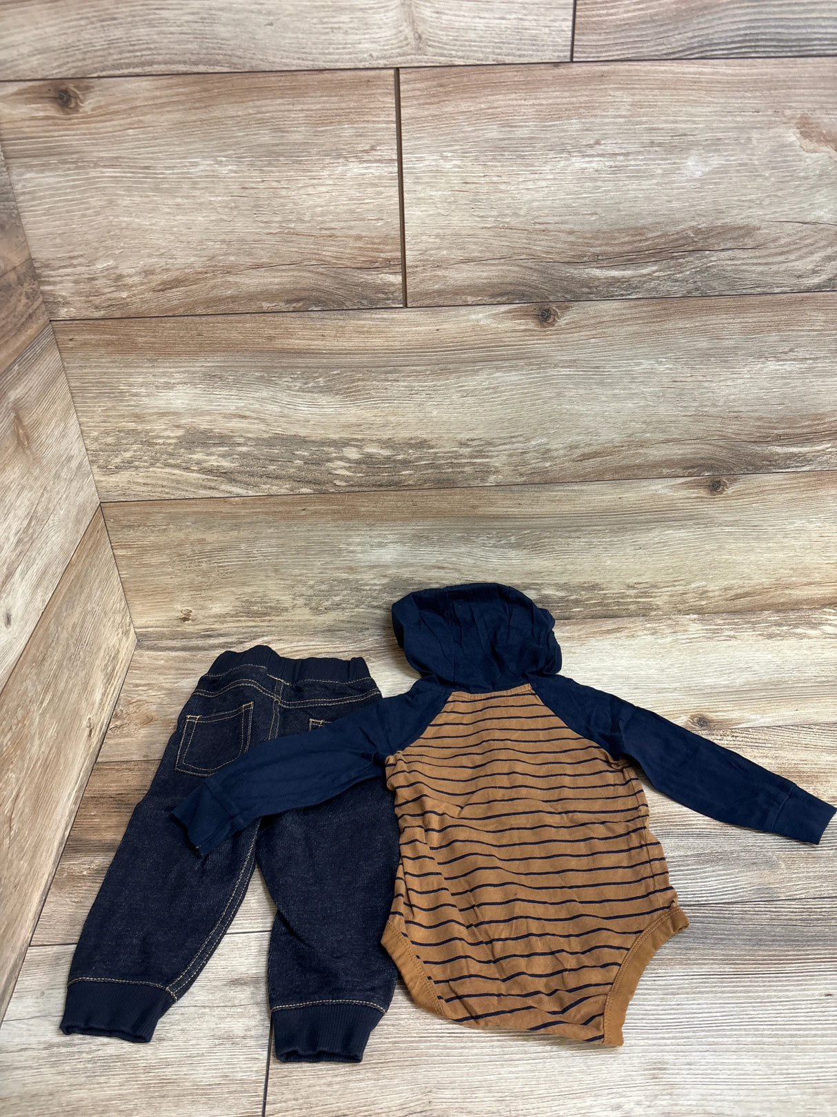 Carter's 2pc Striped Bodysuit & Chambray Pants Navy sz 12m