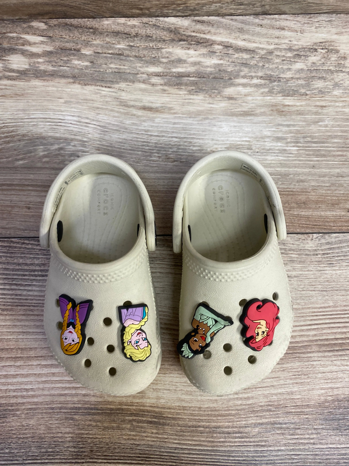 Crocs Classic Clogs w/ Disney Princess Jibbits Beige sz 6c