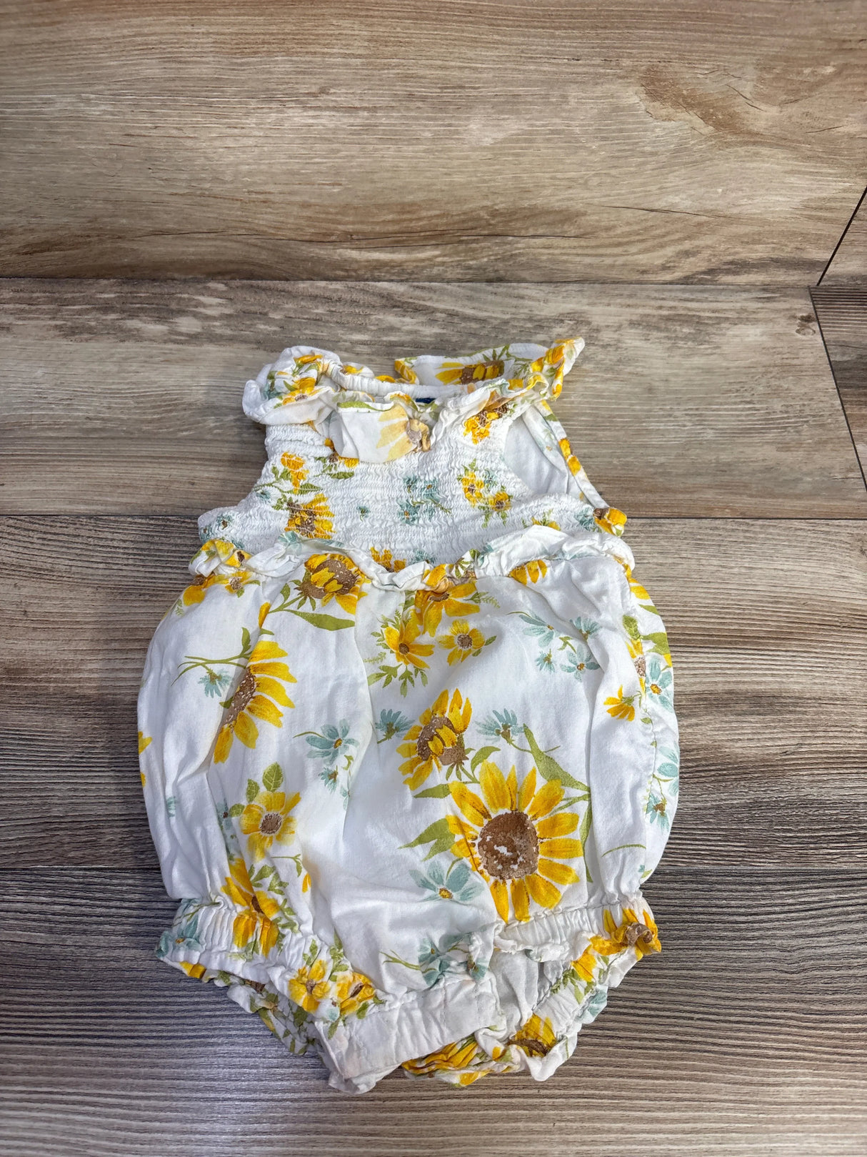 Old Navy Sleeveless Ruffle-Trim Smocked Bubble Romper Ivory sz 18-24m