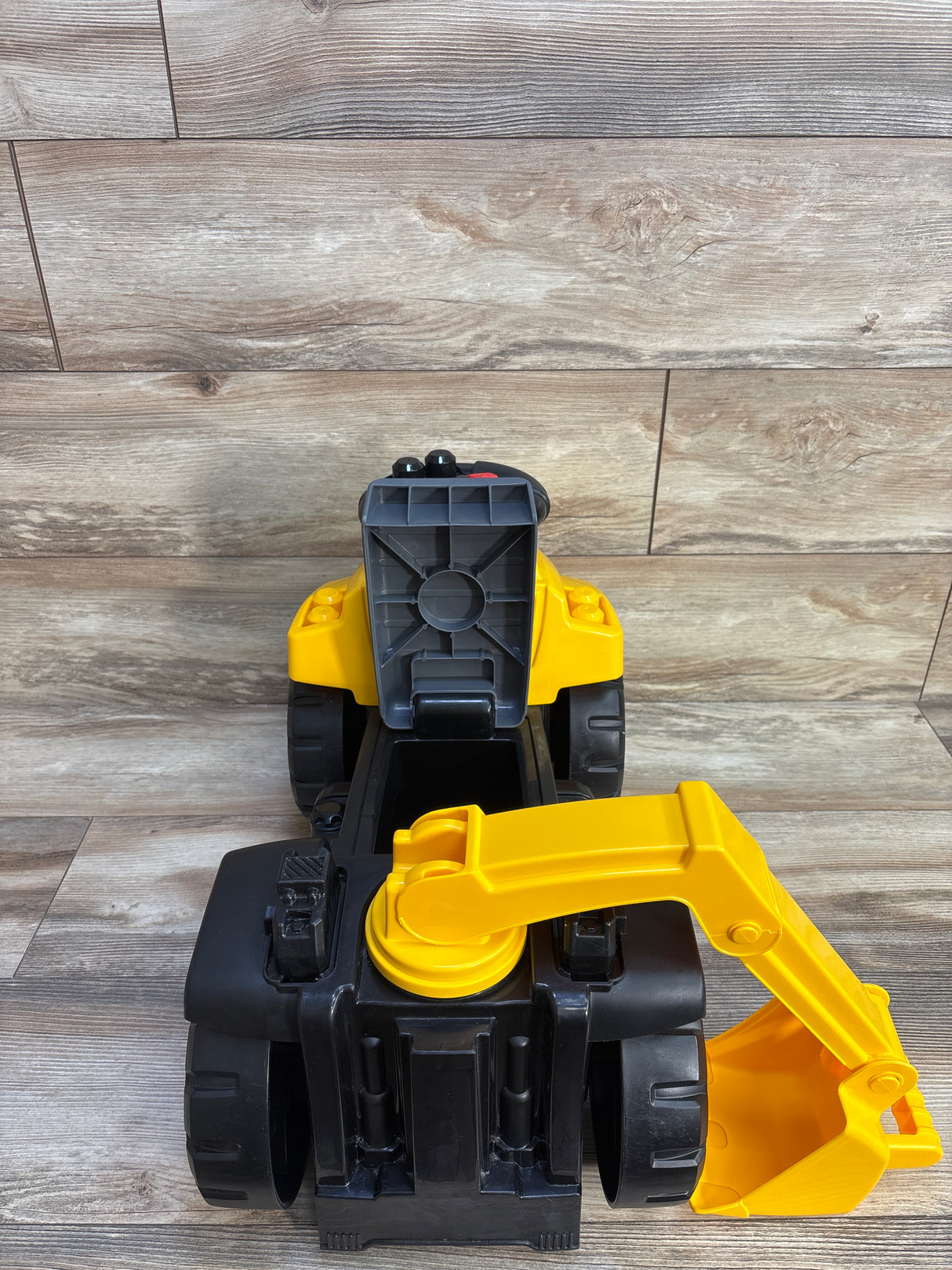 Mega Bloks CAT 3-in-1 Excavator Ride-On