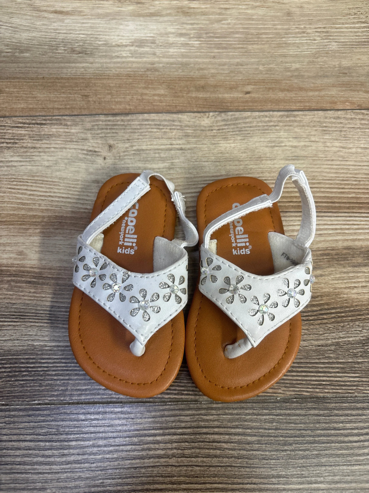 Capelli Backstrap Sandals White sz 4.5c