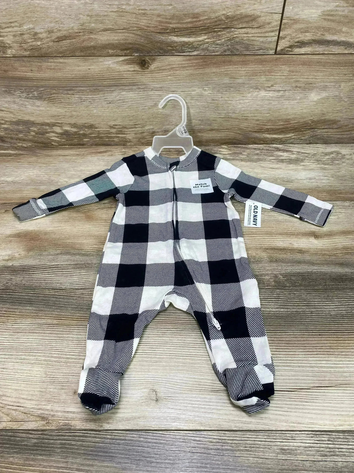 NEW Old Navy Buffalo Check Sleeper White sz 0-3m - Me n Mommy To Be