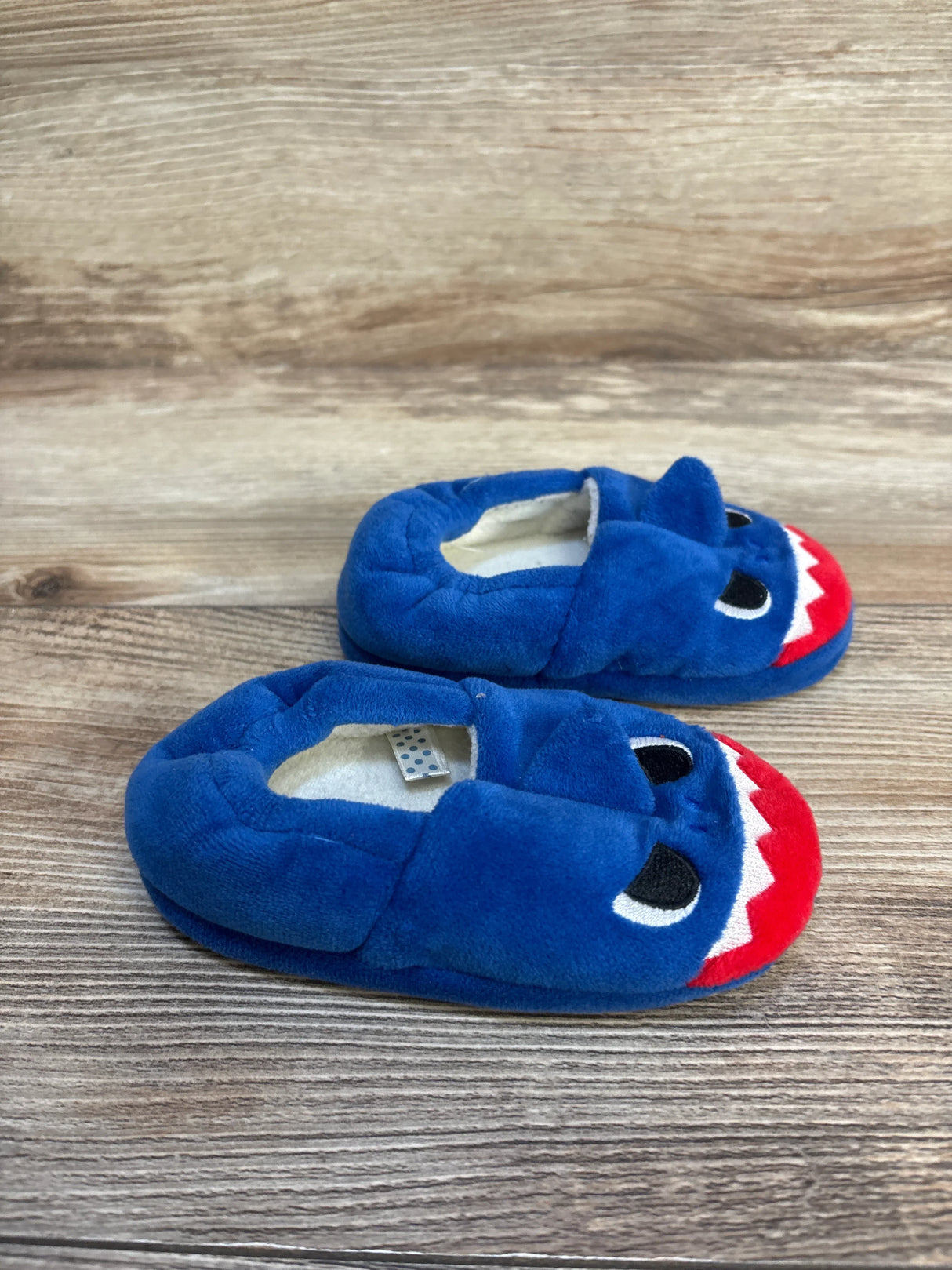 Baby Shark Slippers Blue sz 5-6c