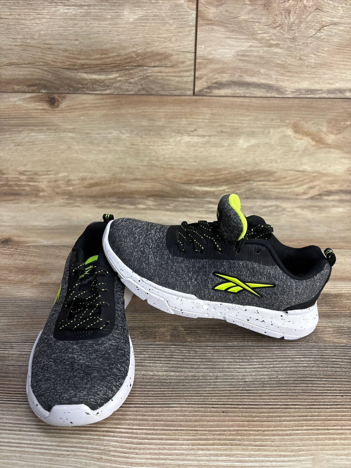 Reebok Flex Knit Training Sneakers Grey sz 1Y