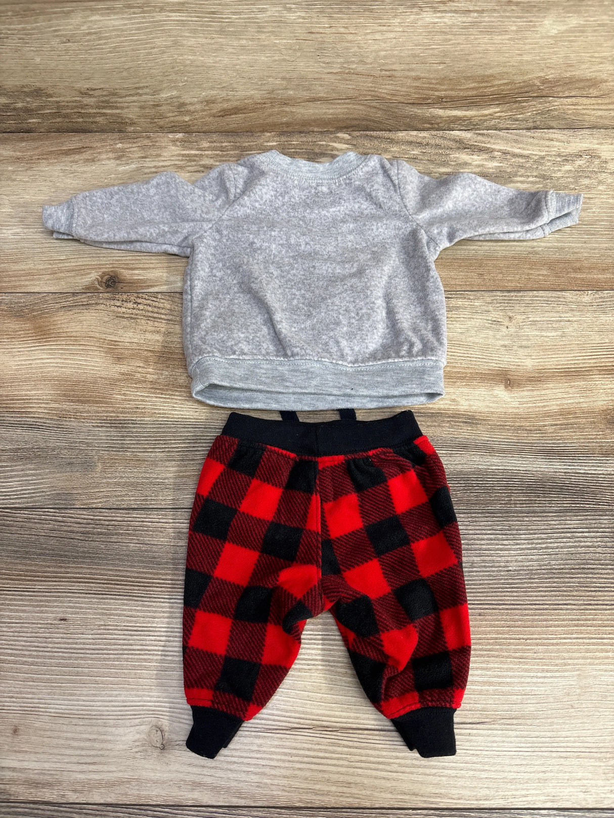 Just One You 2pc Santa Sweatshirt & Buffalo Plaid Pants Grey sz Newborn