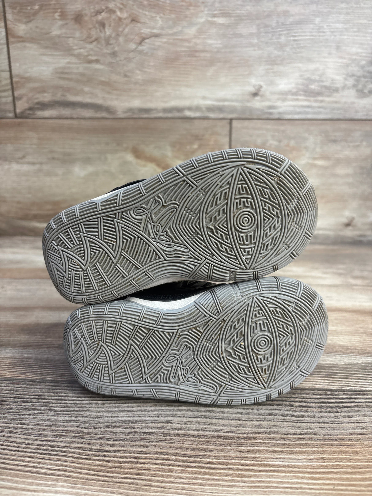 Nike Kyrie 6 TD 'Bred' Sneakers sz 8c