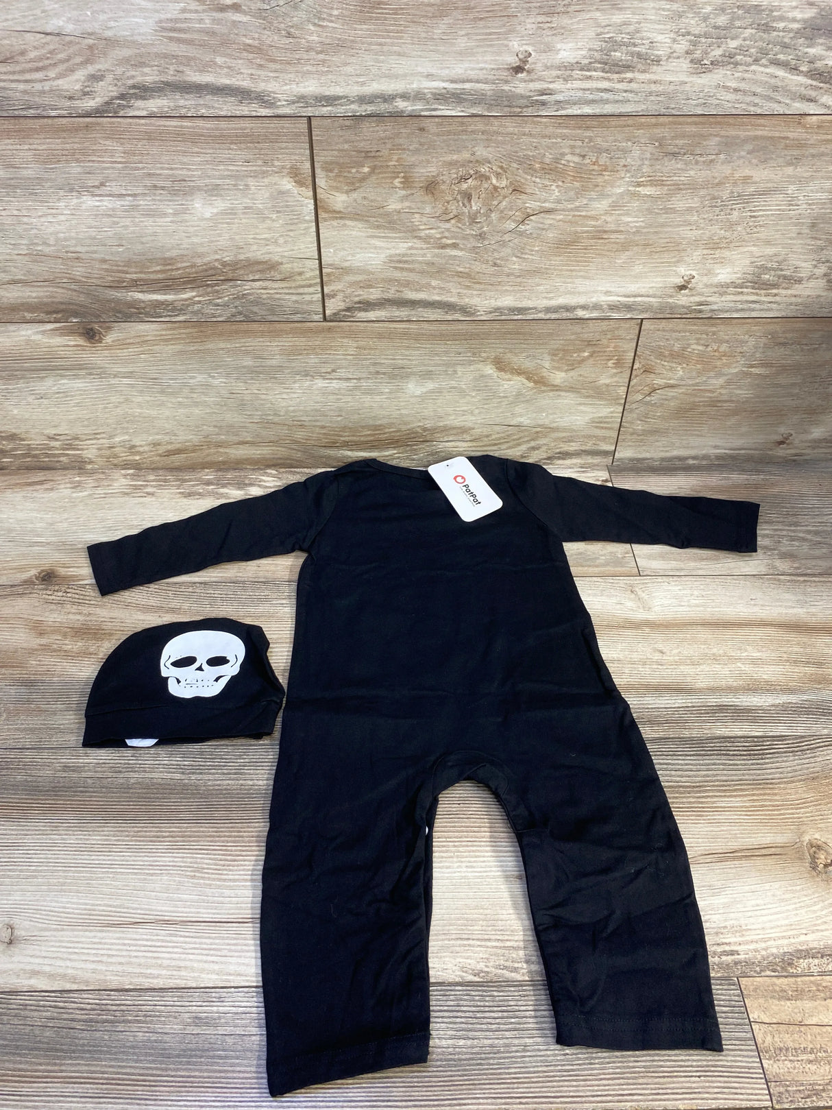 Black baby onesie with skull hat, Halloween costume for infants, long sleeve romper with matching beanie