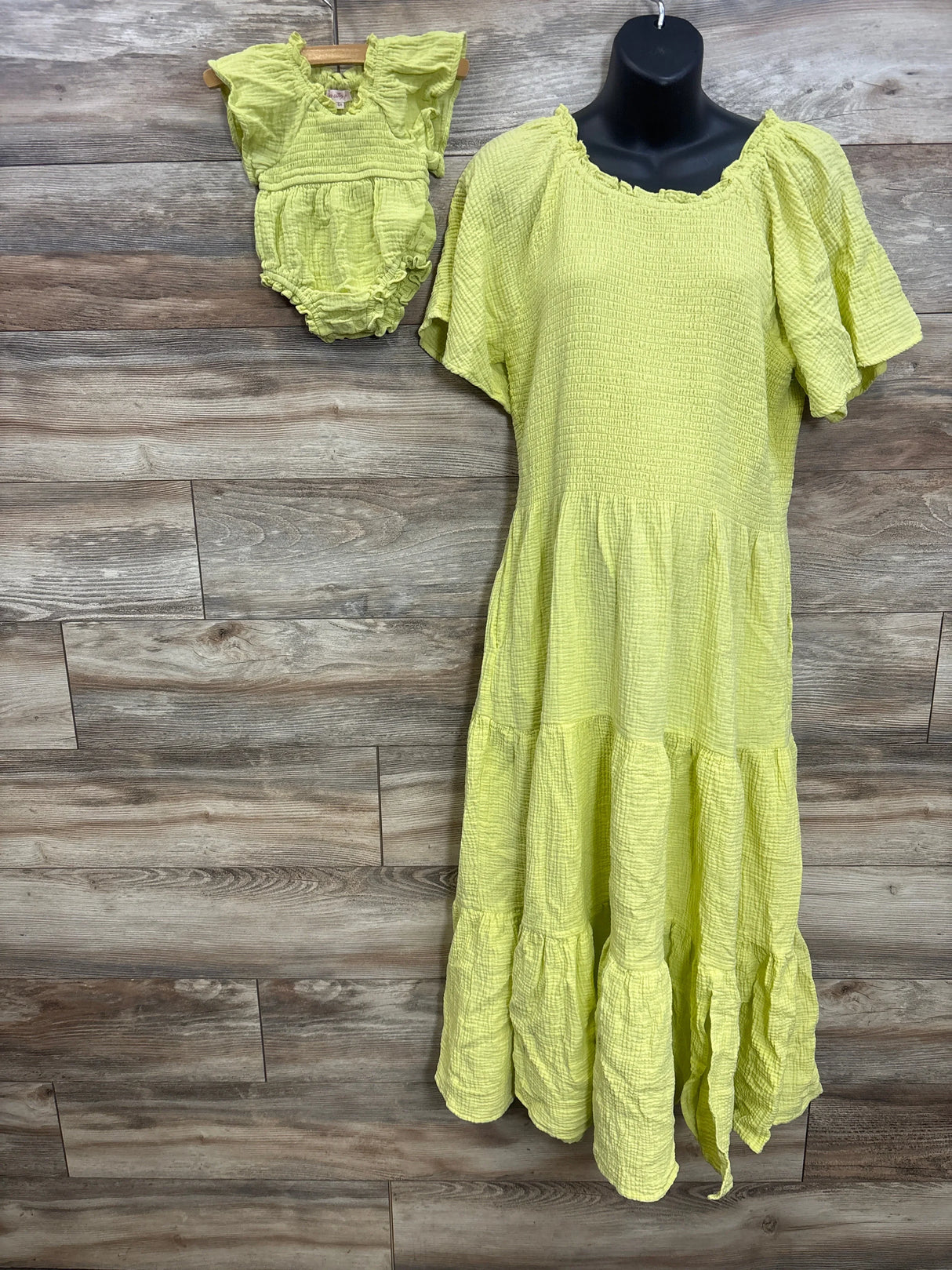 Ivy City Mother & Daughter Set Smocked Dress & Romper Lime sz 1X/3-6m