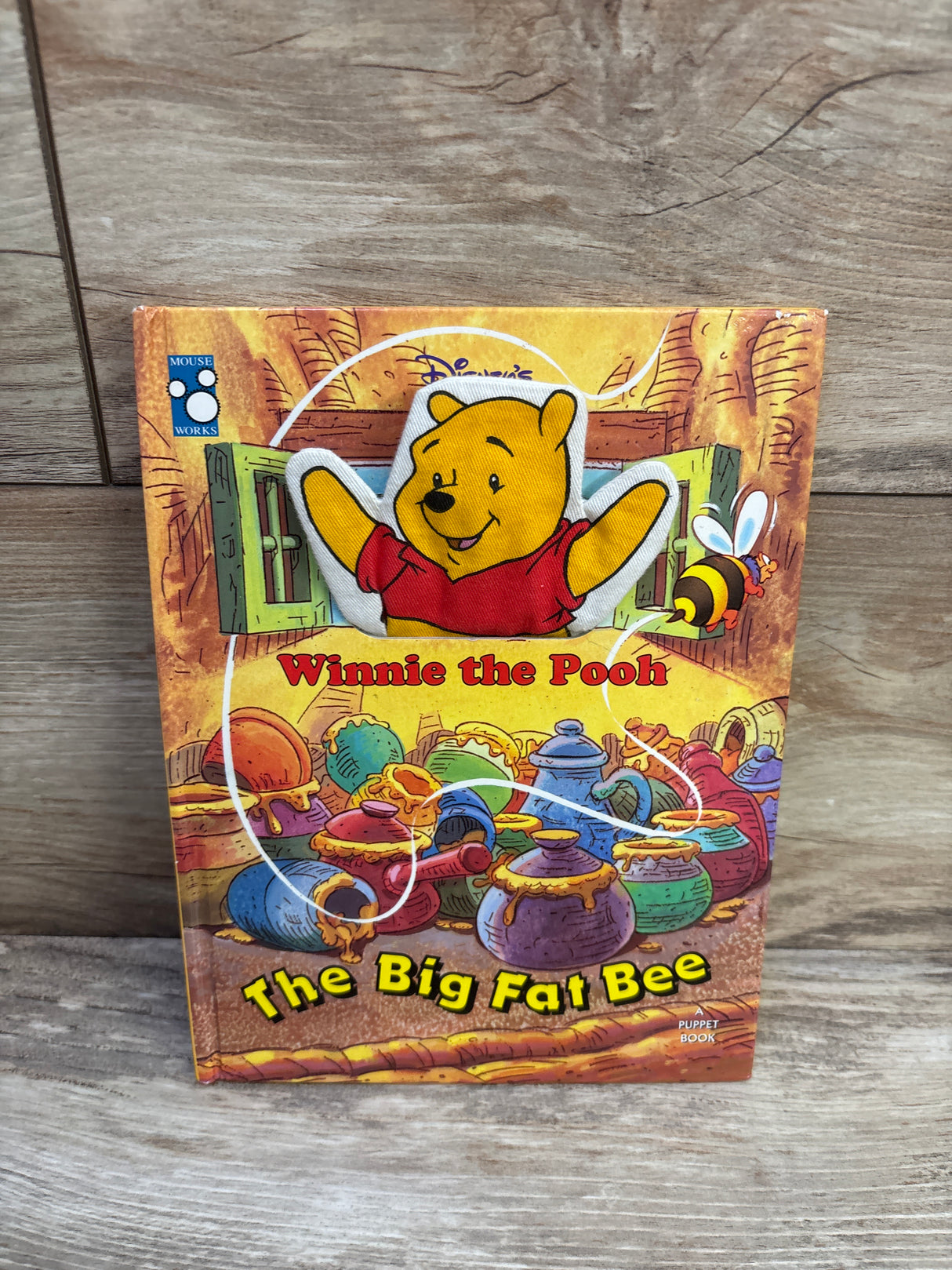 Winnie the Pooh: The Big Fat Bee Puppet Book
