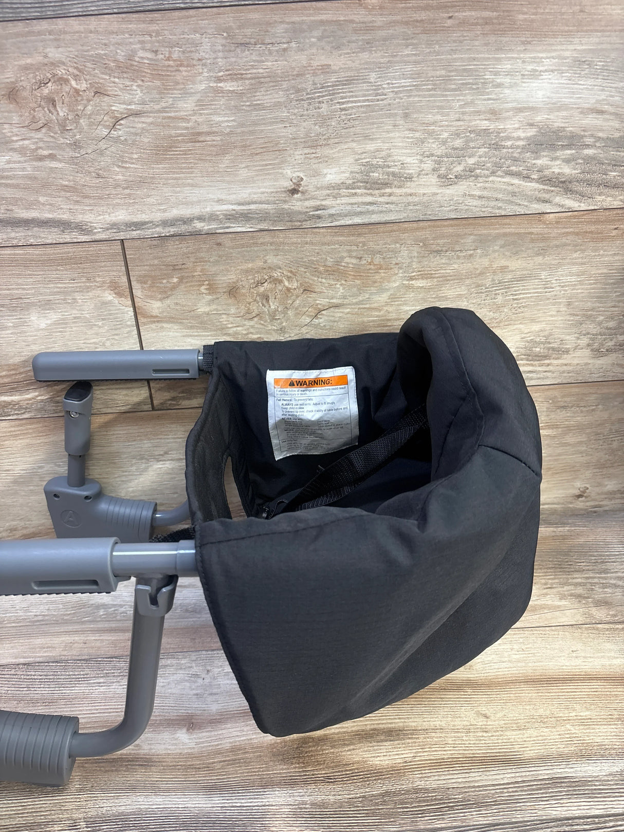 Chicco FastLock Hook-On Chair in Black - up to 37lbs