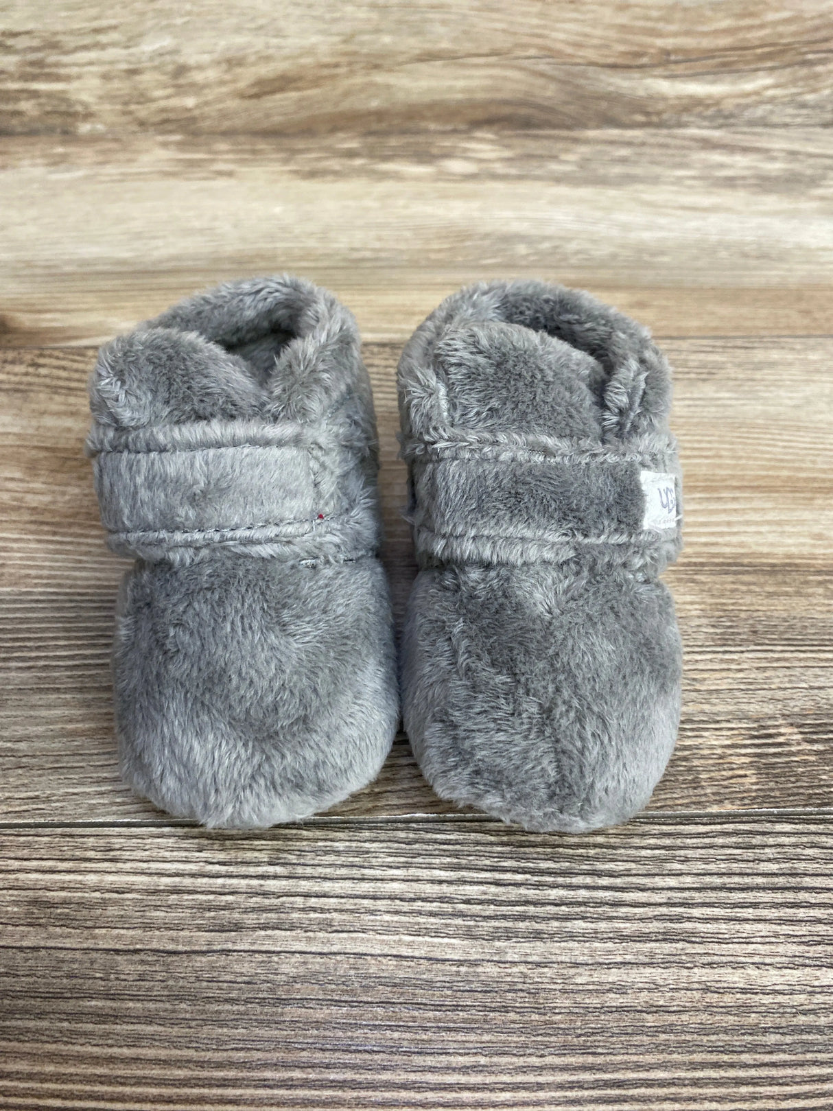UGG Baby Bixbee & Lovey Gift Set Grey sz 4/5c