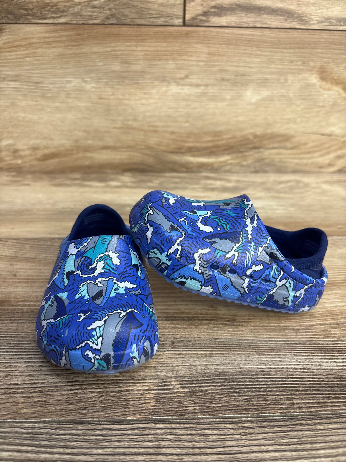 Cat & Jack Shark Clogs Blue sz 5c