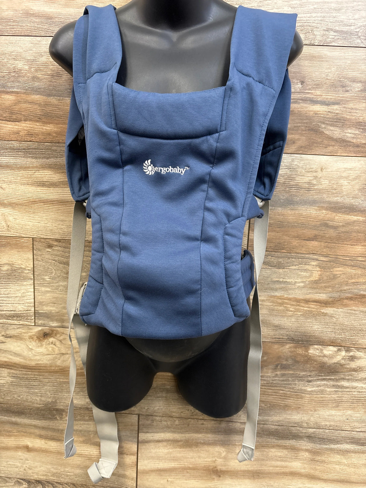 ErgoBaby Embrace Baby Carrier in Soft Navy 7-25lbs