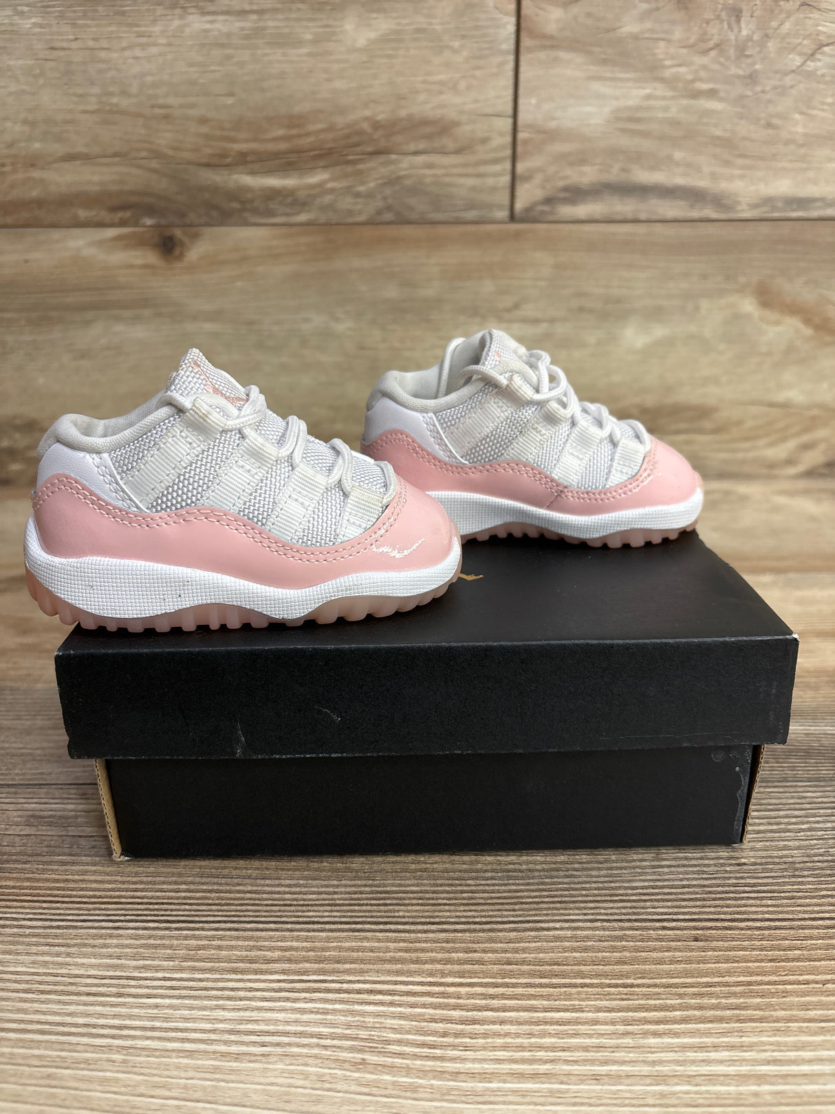 Air Jordan 11 Retro Low TD 'Legend Pink' Sneakers sz 4c