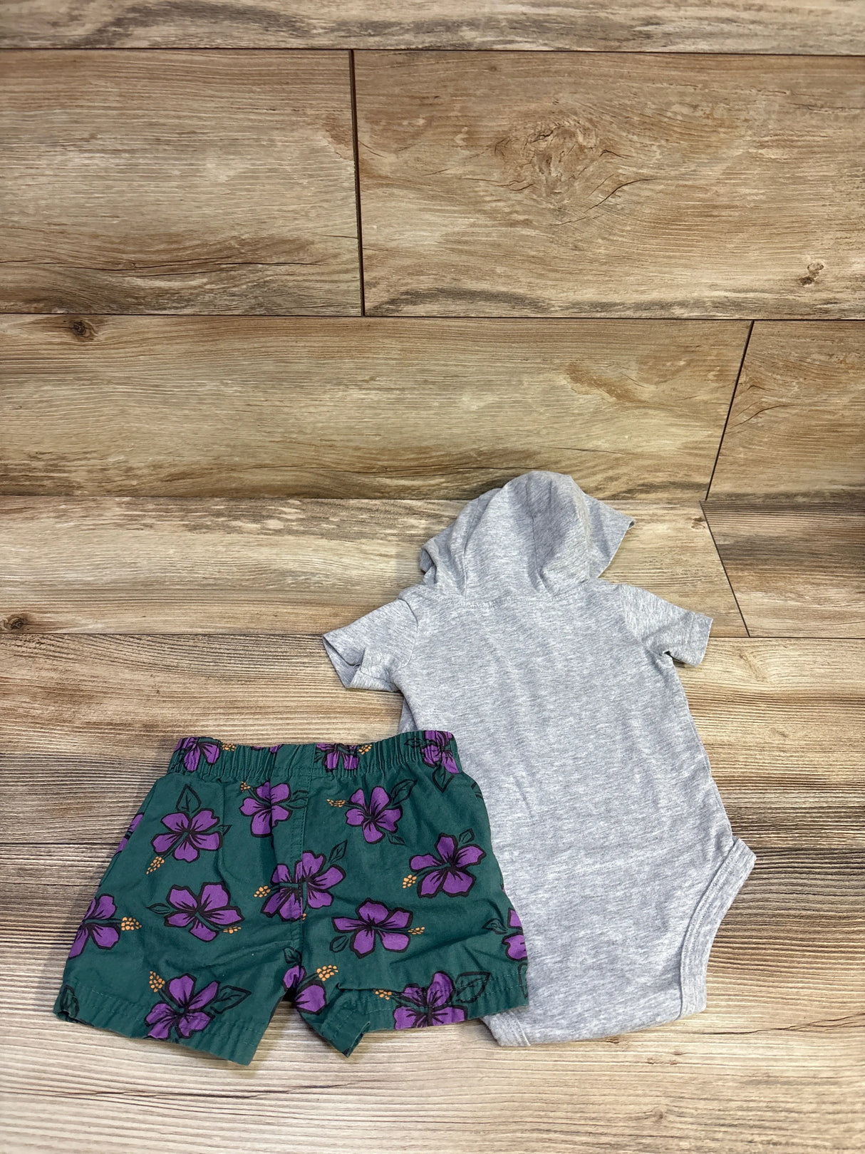Carter's 2pc Hooded Bodysuit & Shorts Set Grey sz 6m