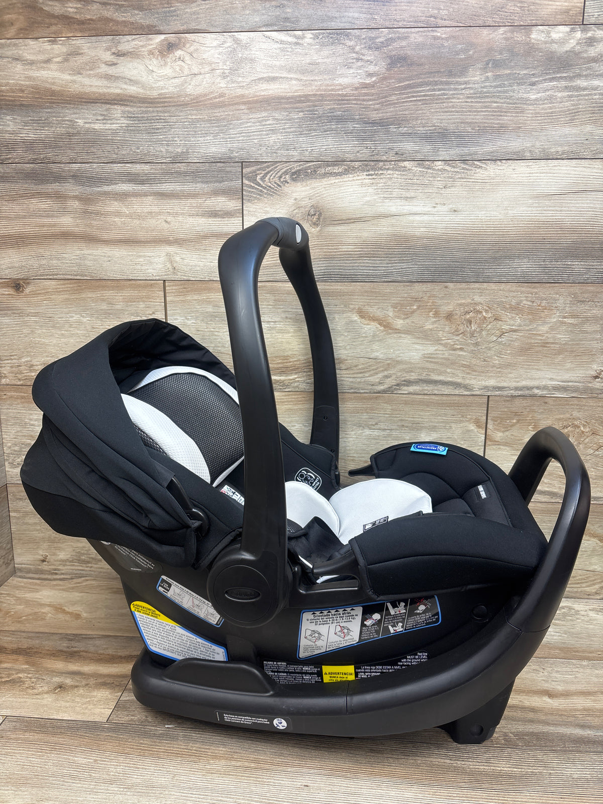 Graco SnugRide SnugFit DLX Car Seat
