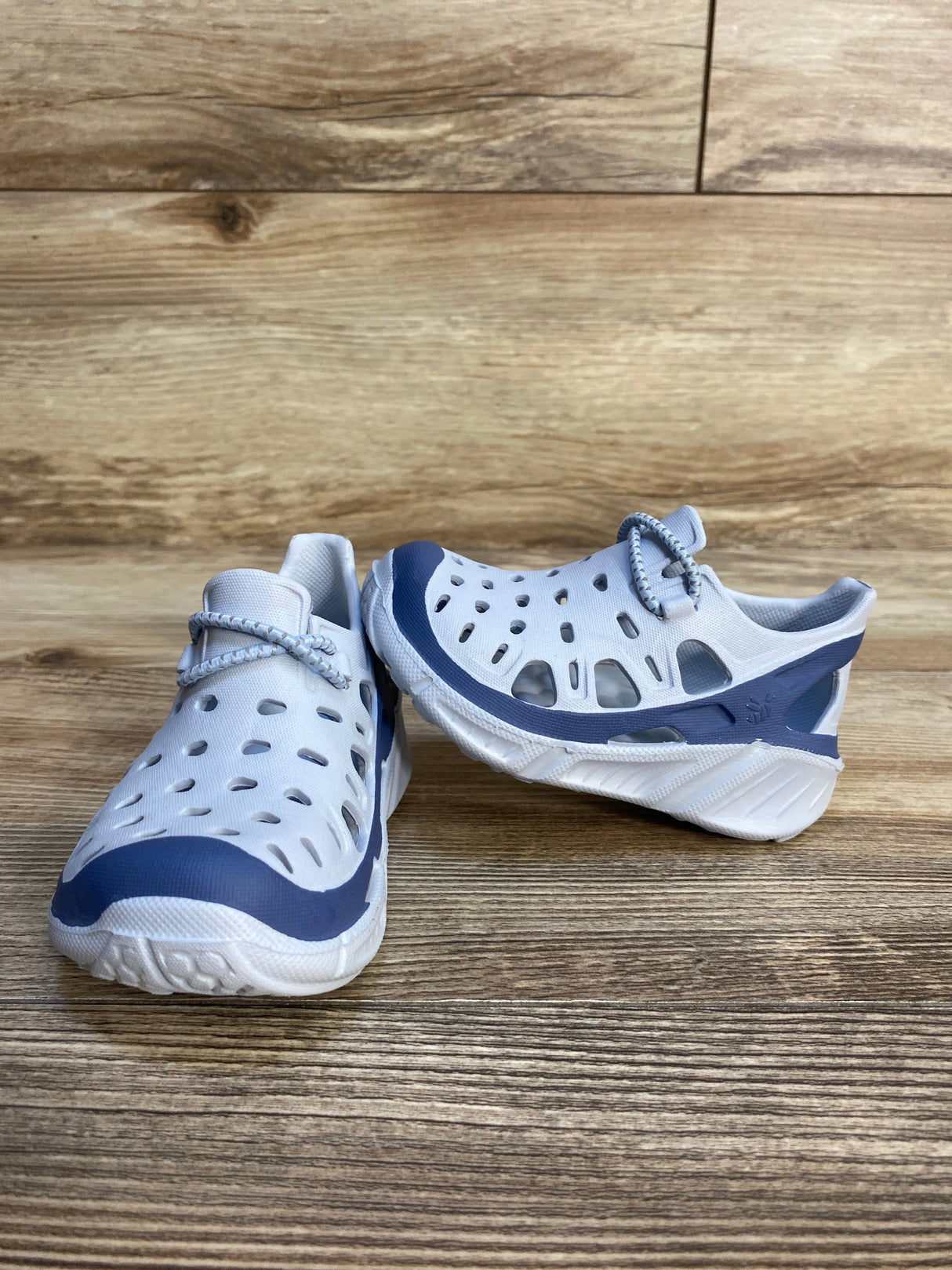 Joybees Tekking Shoes in Monument / Dusty Blue sz 4c