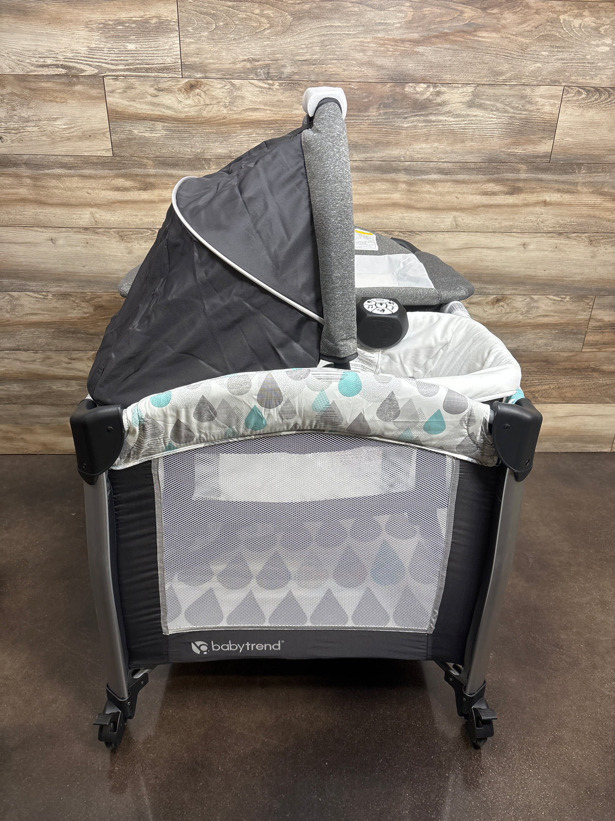 NEW Baby Trend Go Lite ELX Nursery Center Playard in Drip Drop