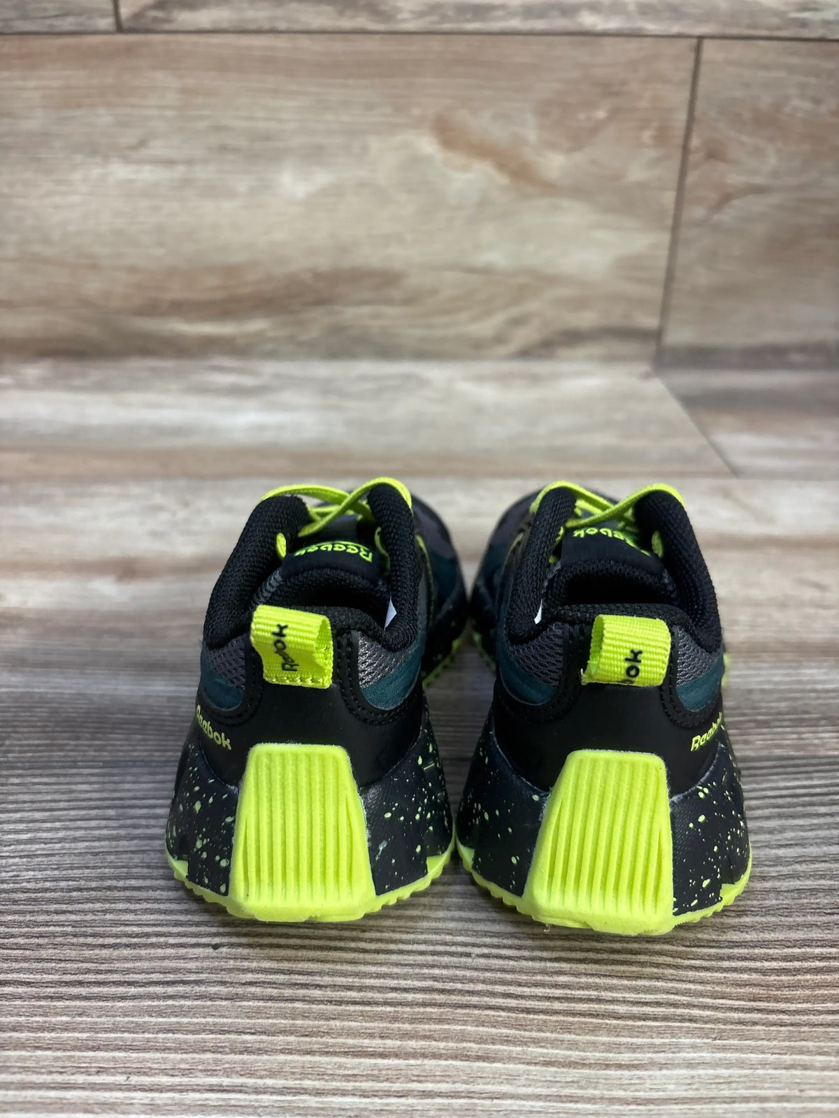 Reebok Zig Vector Sneakers in Black/Digital Lime sz 6c