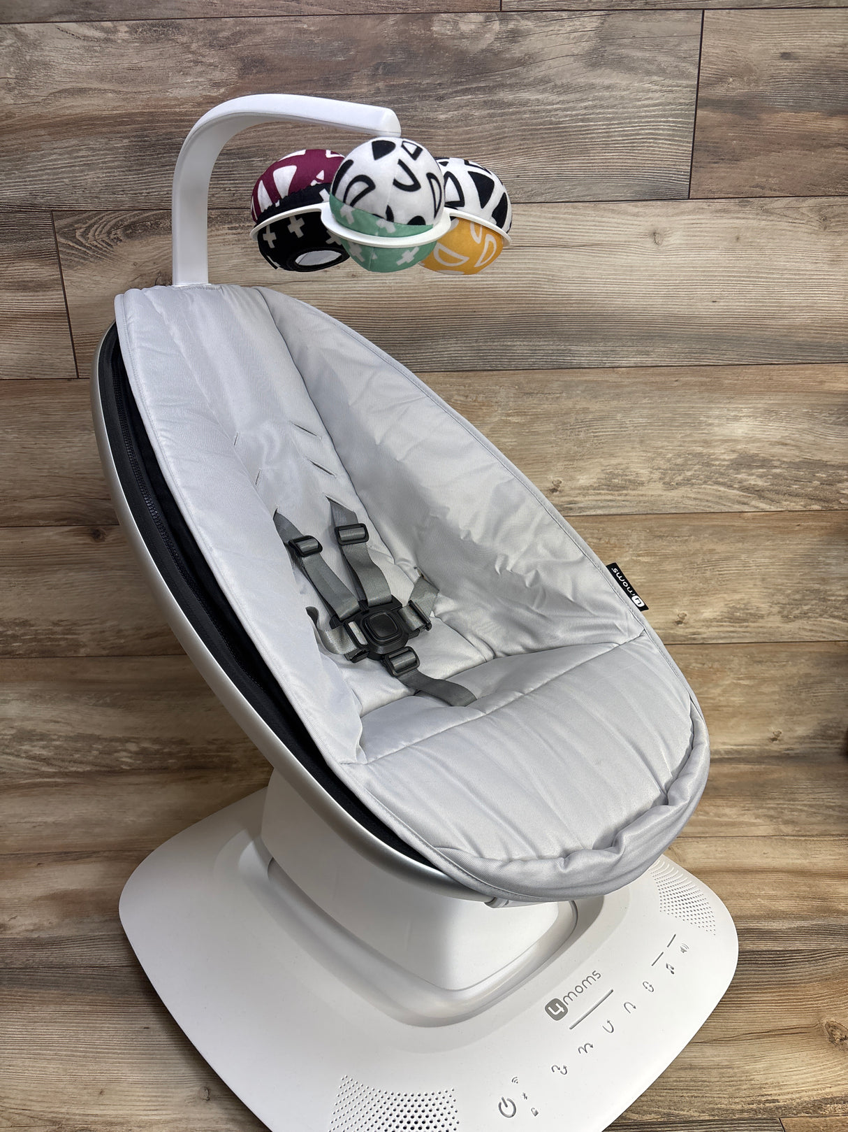 4moms mamaRoo Multi-Motion Baby Swing Smart Connectivity in Silver
