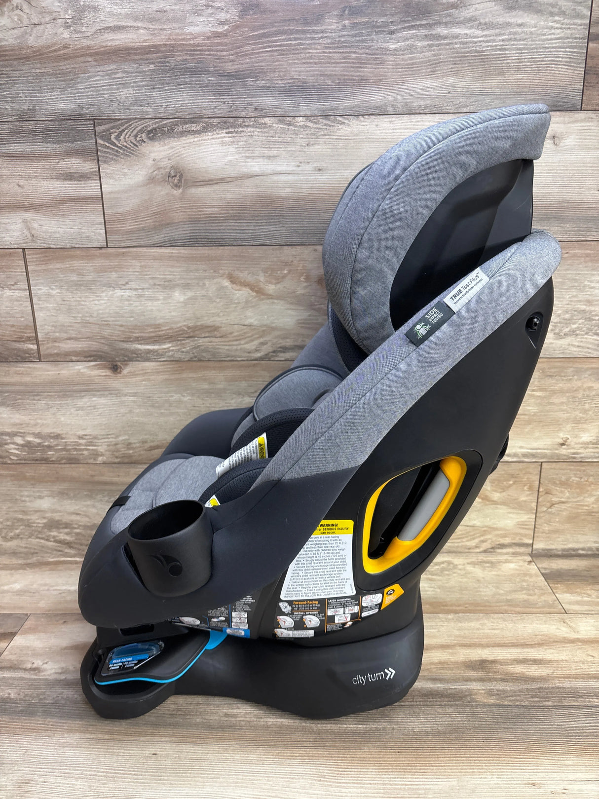 Baby Jogger City Turn Rotating Convertible Car Seat in Onyx Black 4-65lbs.