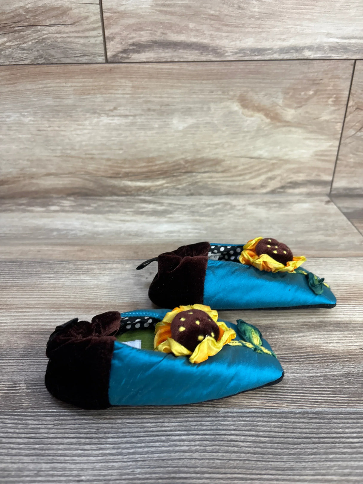 Goody Sassy Slippers LJ Designs Teal sz 6/7c