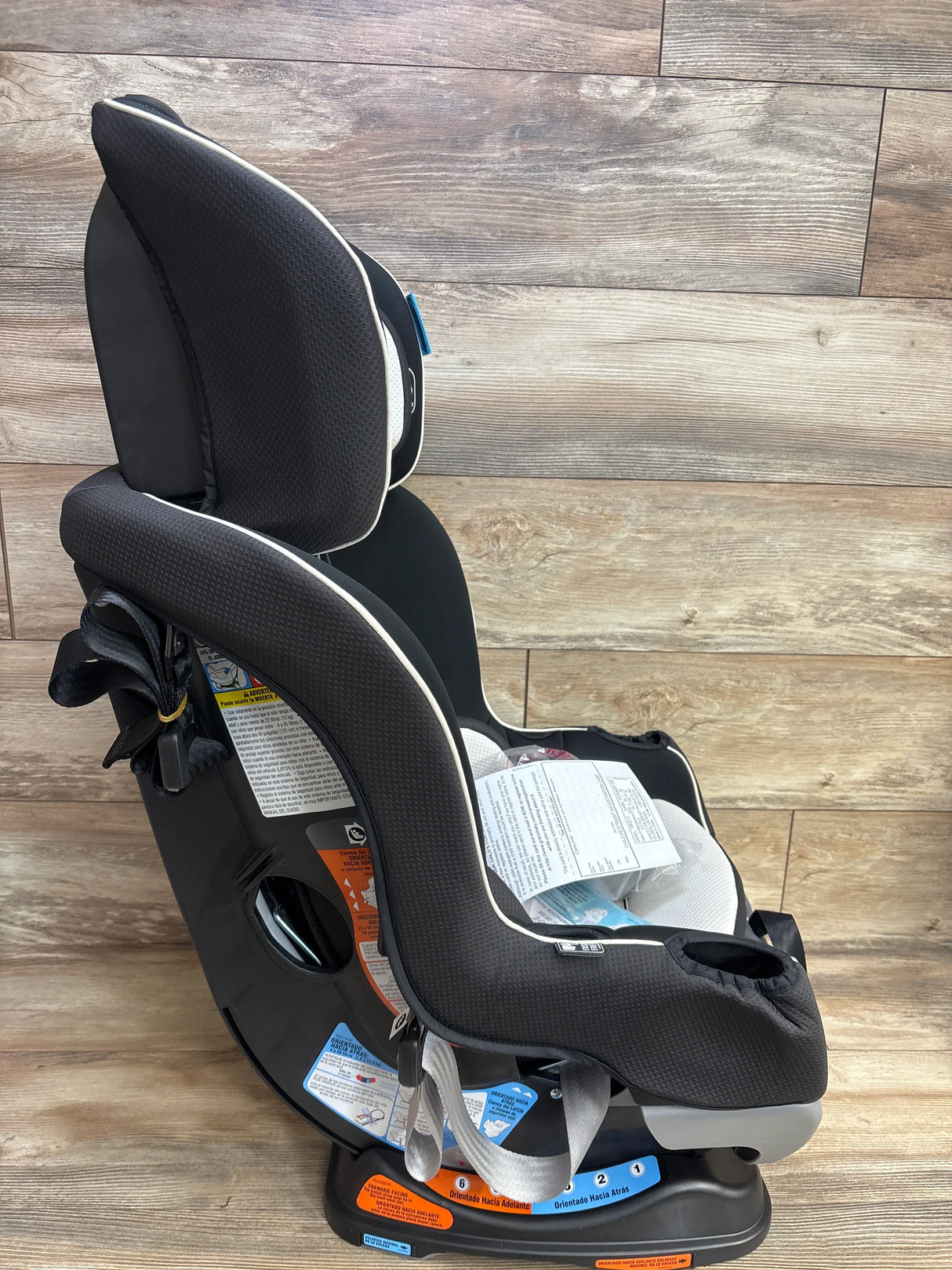 NEW Graco Extend2Fit Convertible Car Seat in Gotham 4-65lbs